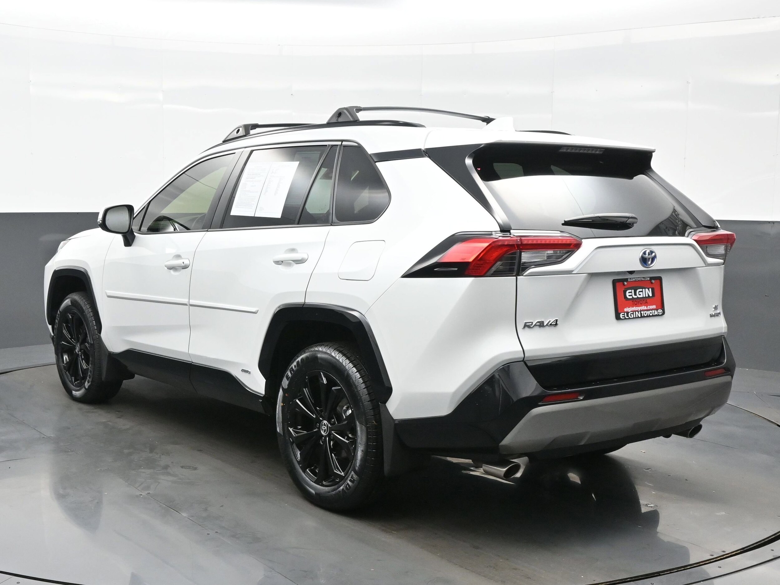 2023 Toyota RAV4 Hybrid SE photo 4