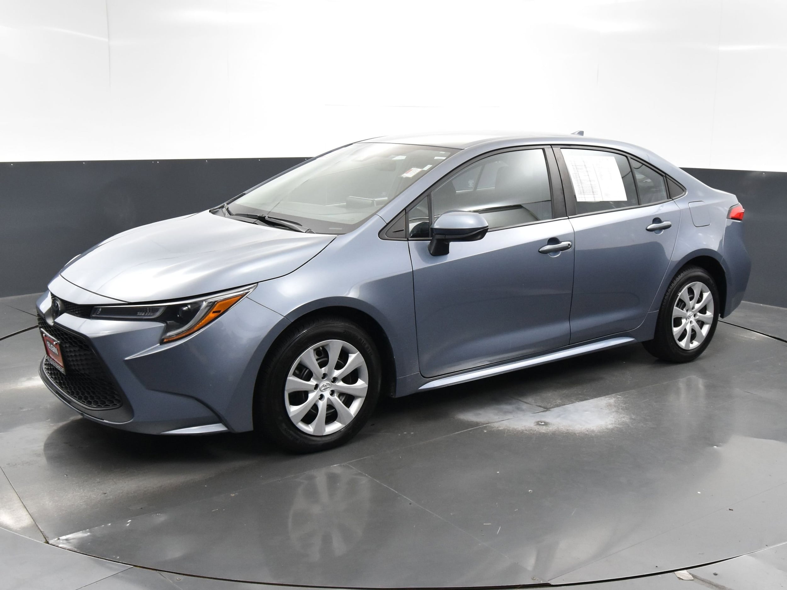 Used 2021 Toyota Corolla LE with VIN 5YFEPMAE4MP260108 for sale in Streamwood, IL