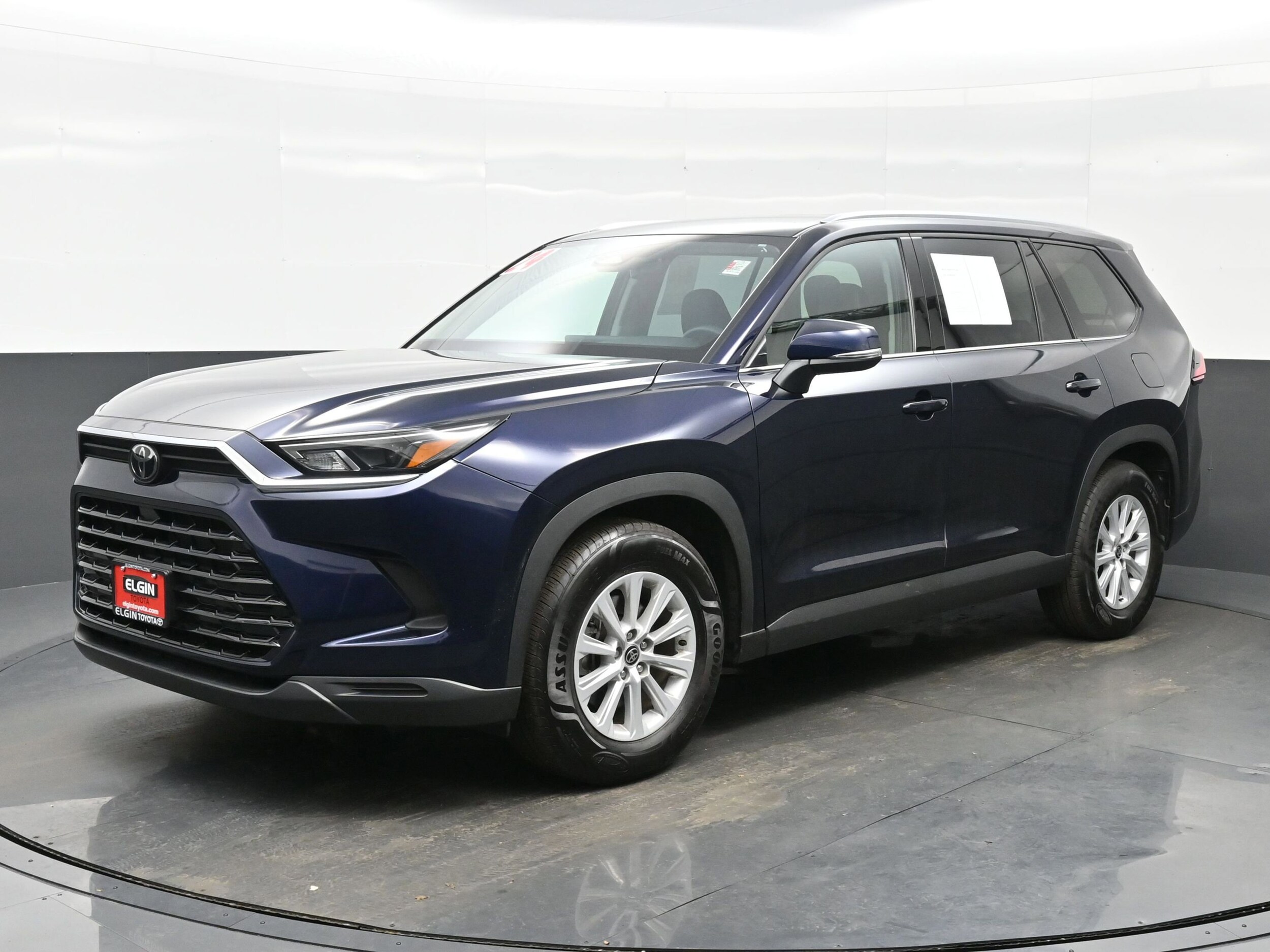 2024 Toyota Grand Highlander XLE photo 2