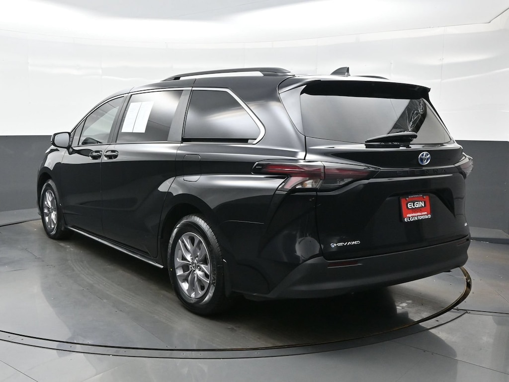 Used 2025 Toyota Sienna LE Van Passenger Van