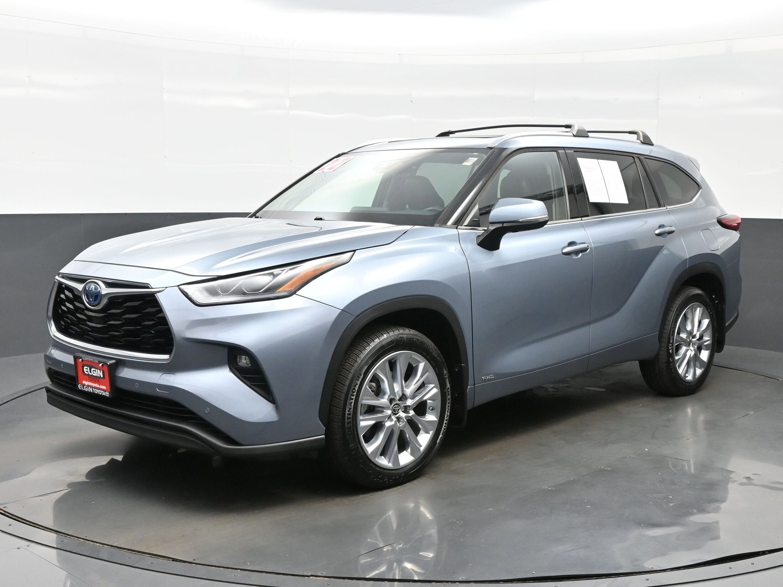 2022 Toyota Highlander Hybrid Limited photo 2