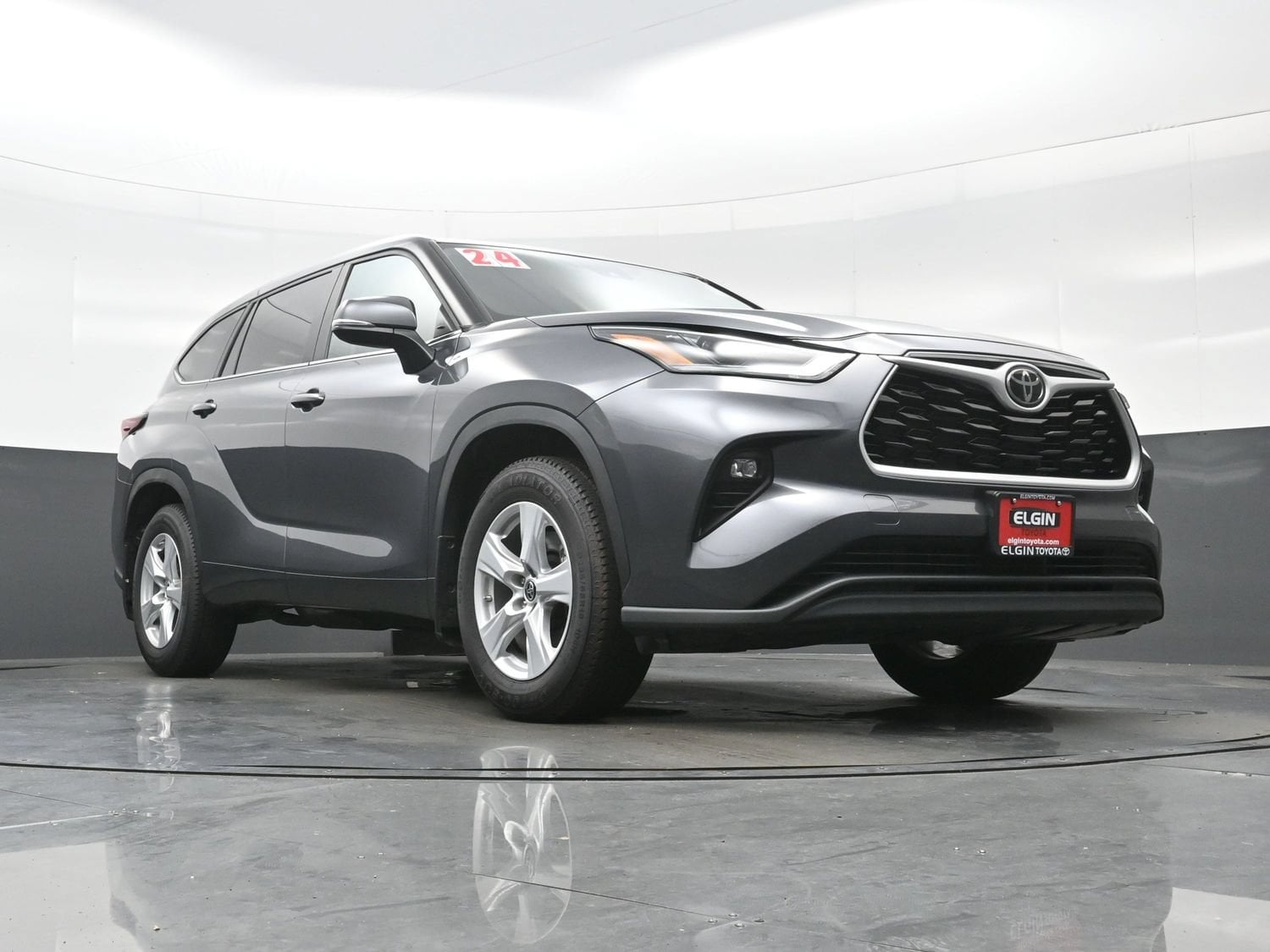 2024 Toyota Highlander LE - Photo 27