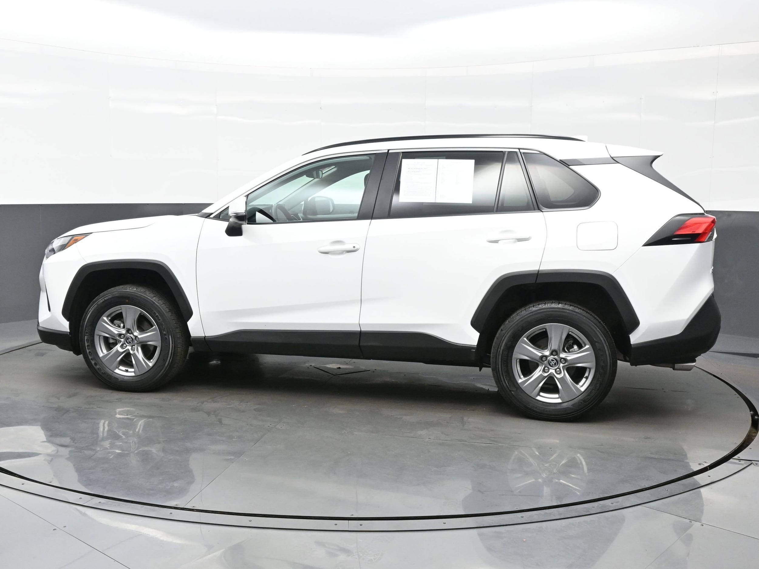 Used 2024 Toyota RAV4 XLE with VIN 2T3P1RFV6RW434483 for sale in Streamwood, IL