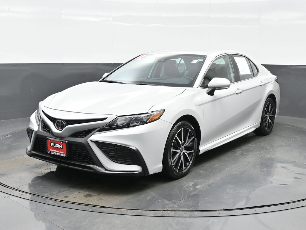 Used 2024 Toyota Camry SE Sedan