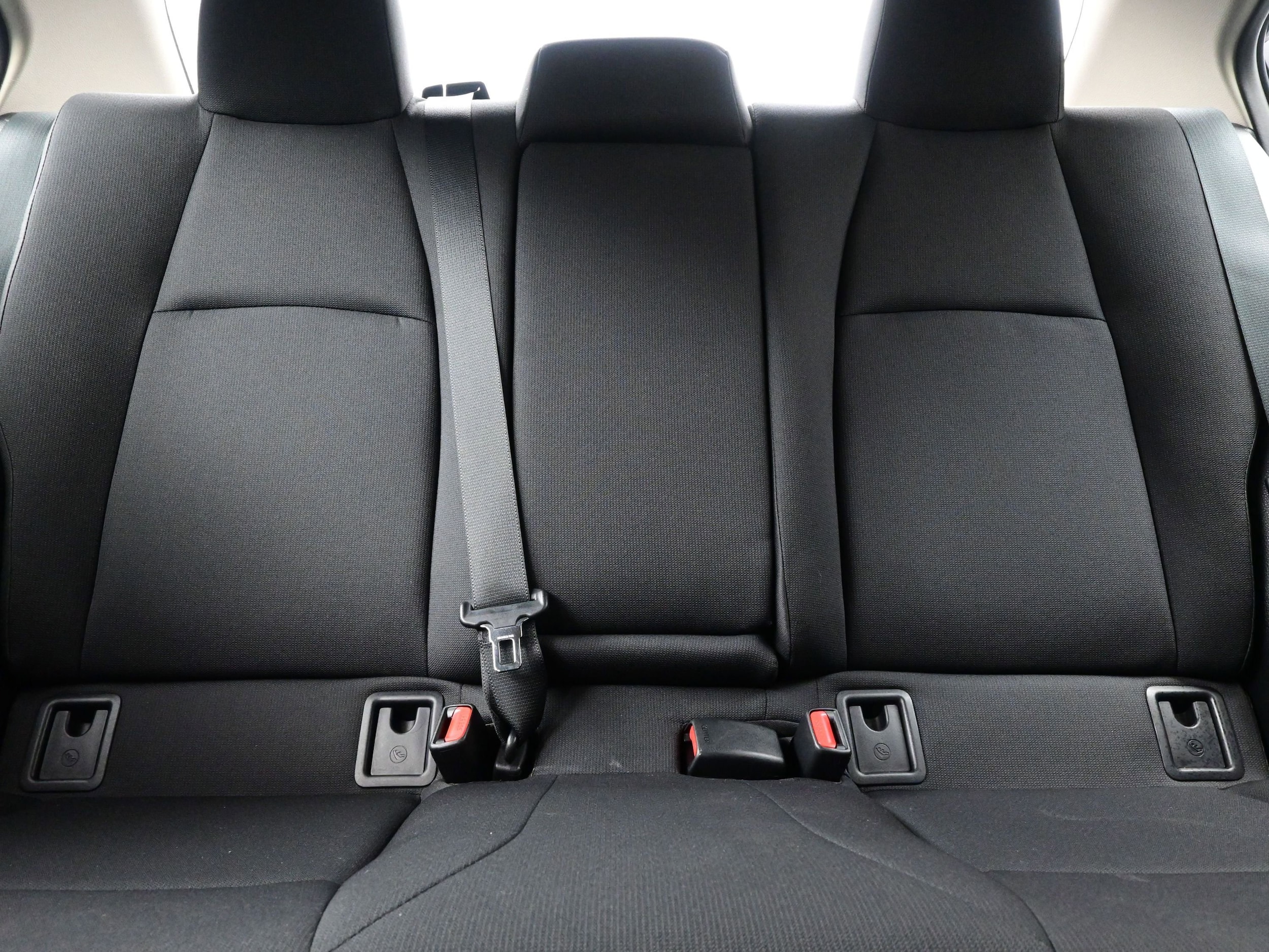 2025 Toyota Corolla LE - Photo 15