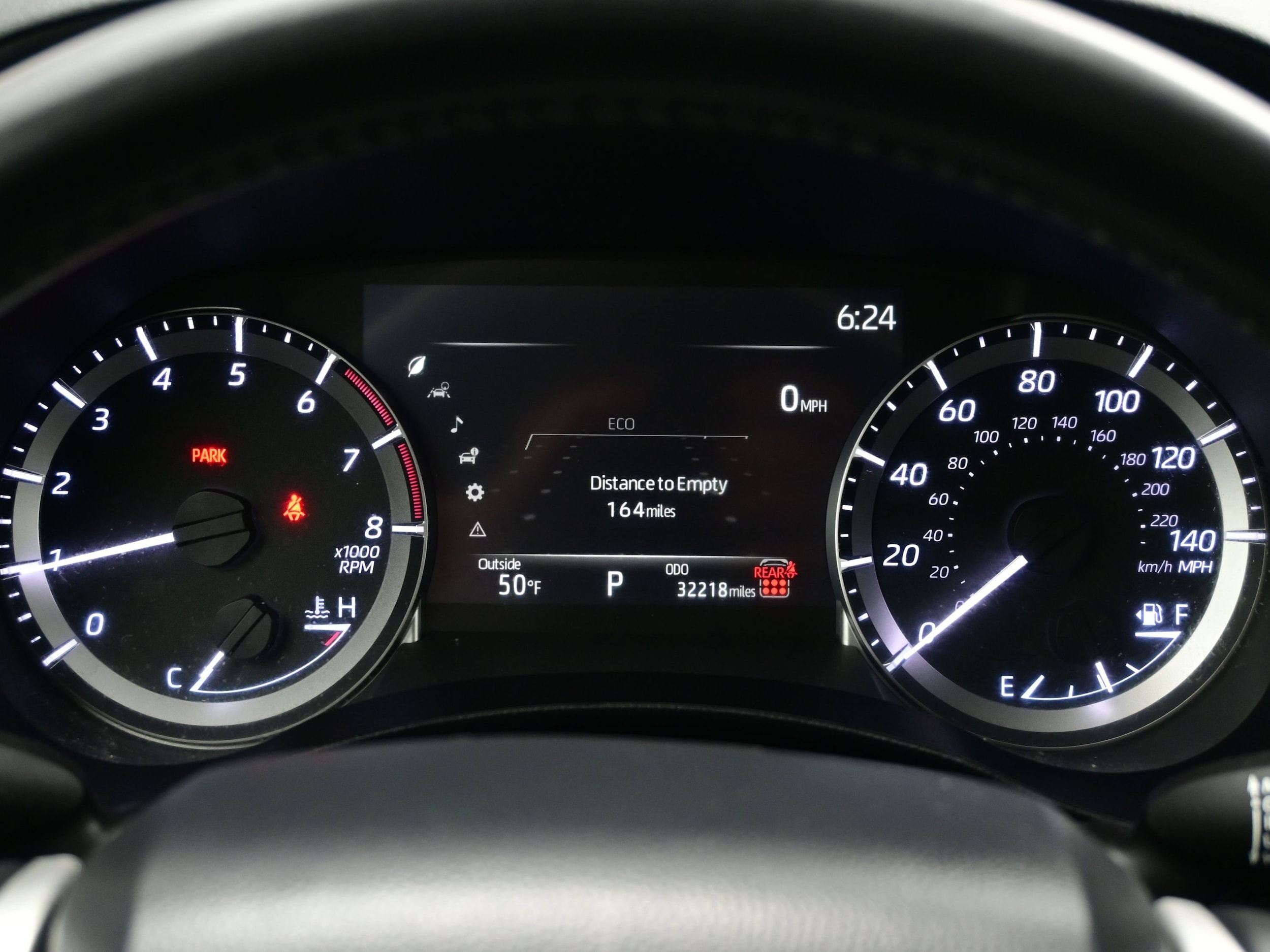 2024 Toyota Highlander LE - Photo 24