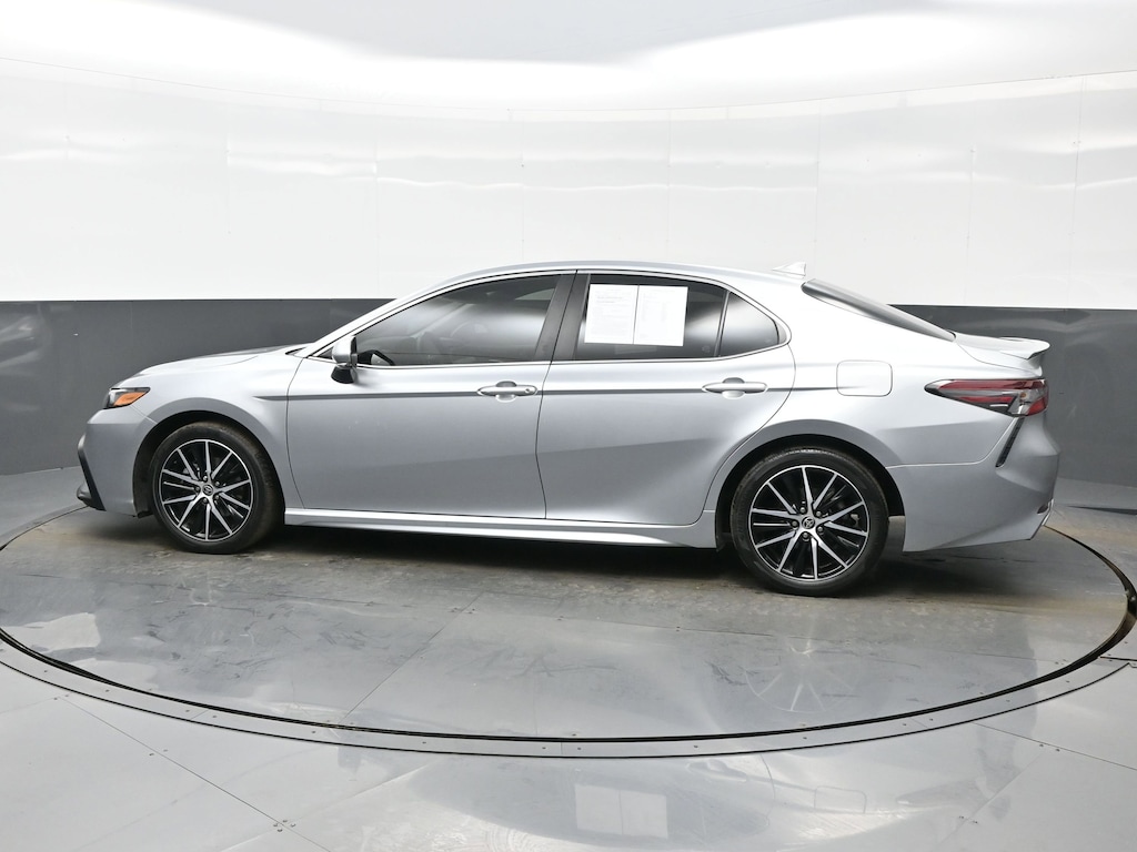 Used 2023 Toyota Camry Hybrid SE Sedan