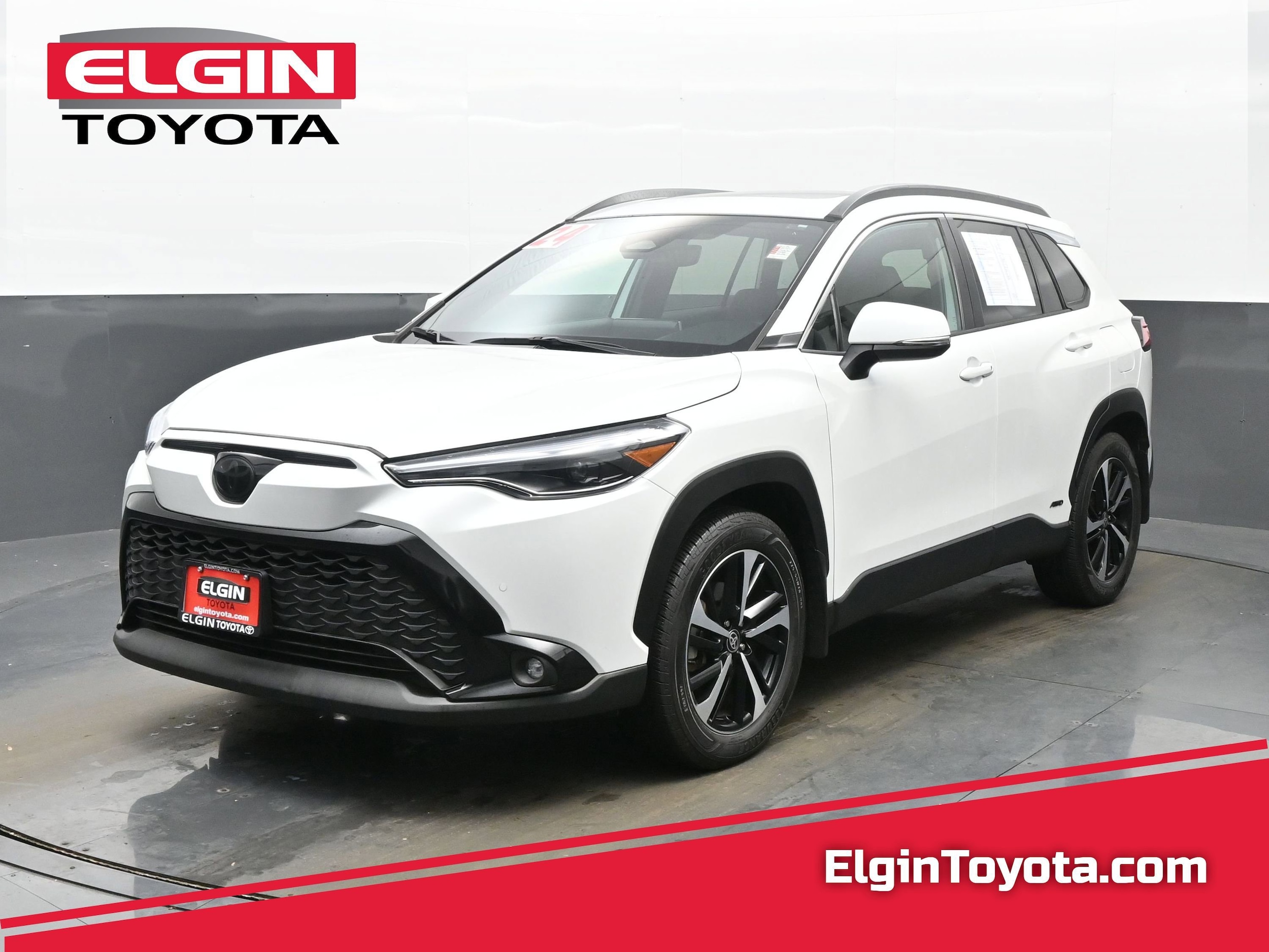 2024 Toyota Corolla Cross XSE's photo