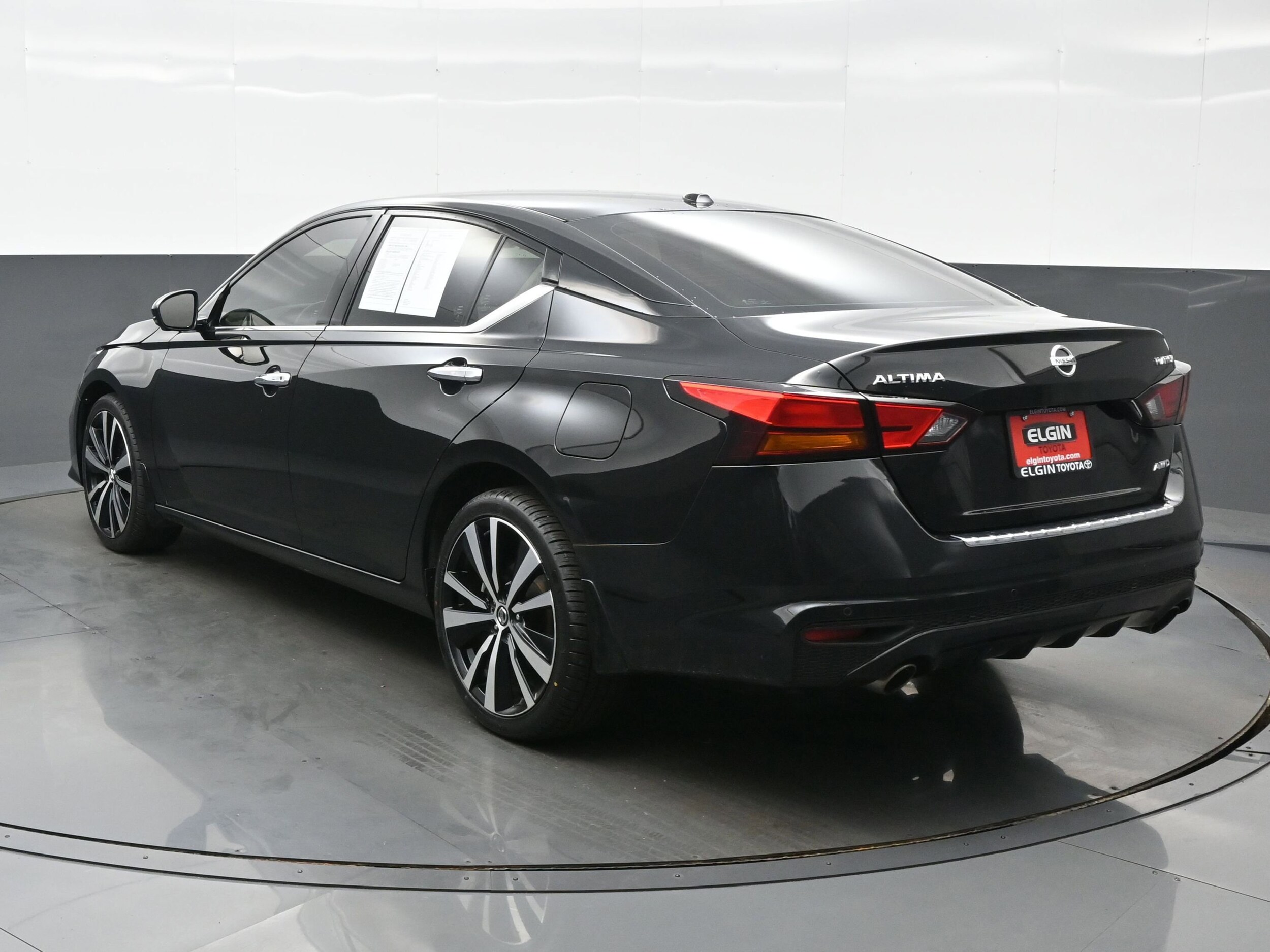 2021 Nissan Altima 2.5 Platinum photo 4