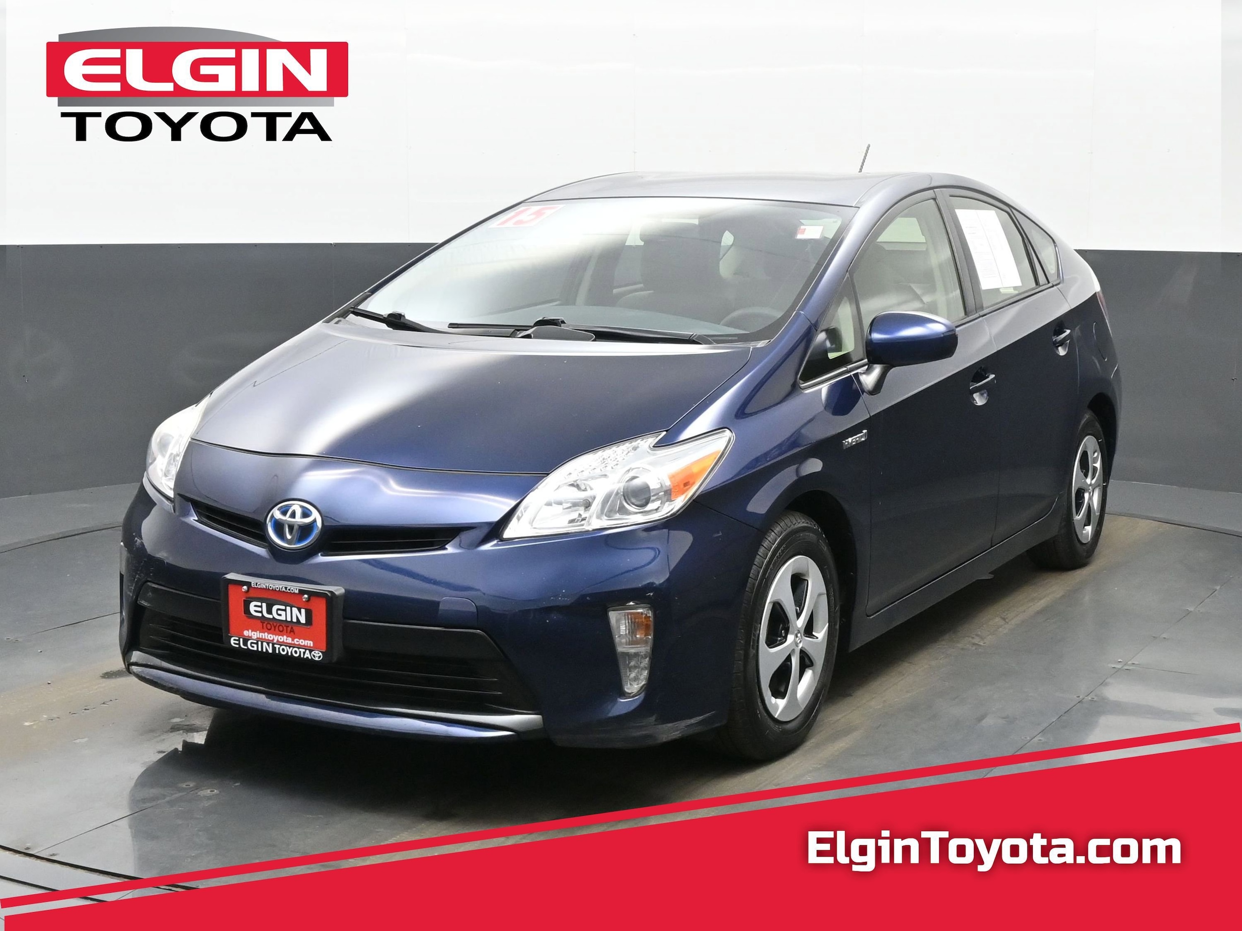 2015 Toyota Prius Two's photo