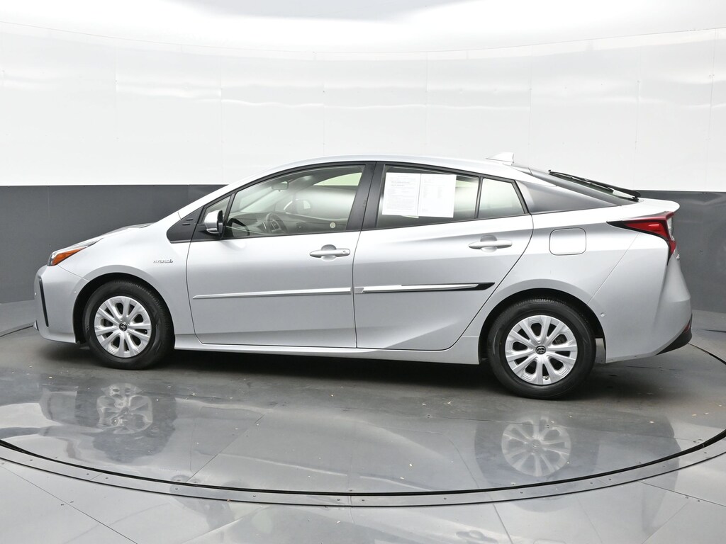 Used 2021 Toyota Prius LE Hatchback