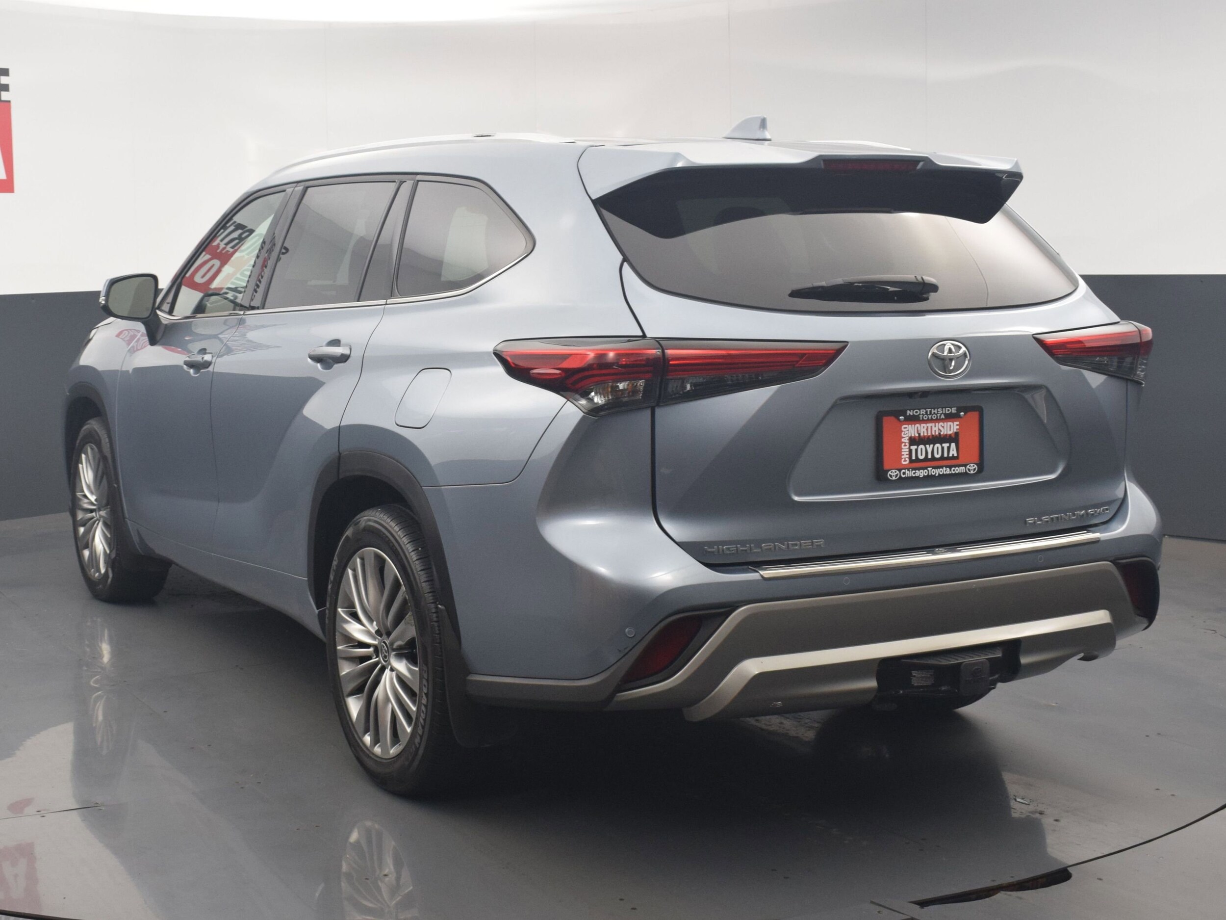 2021 Toyota Highlander Platinum photo 3