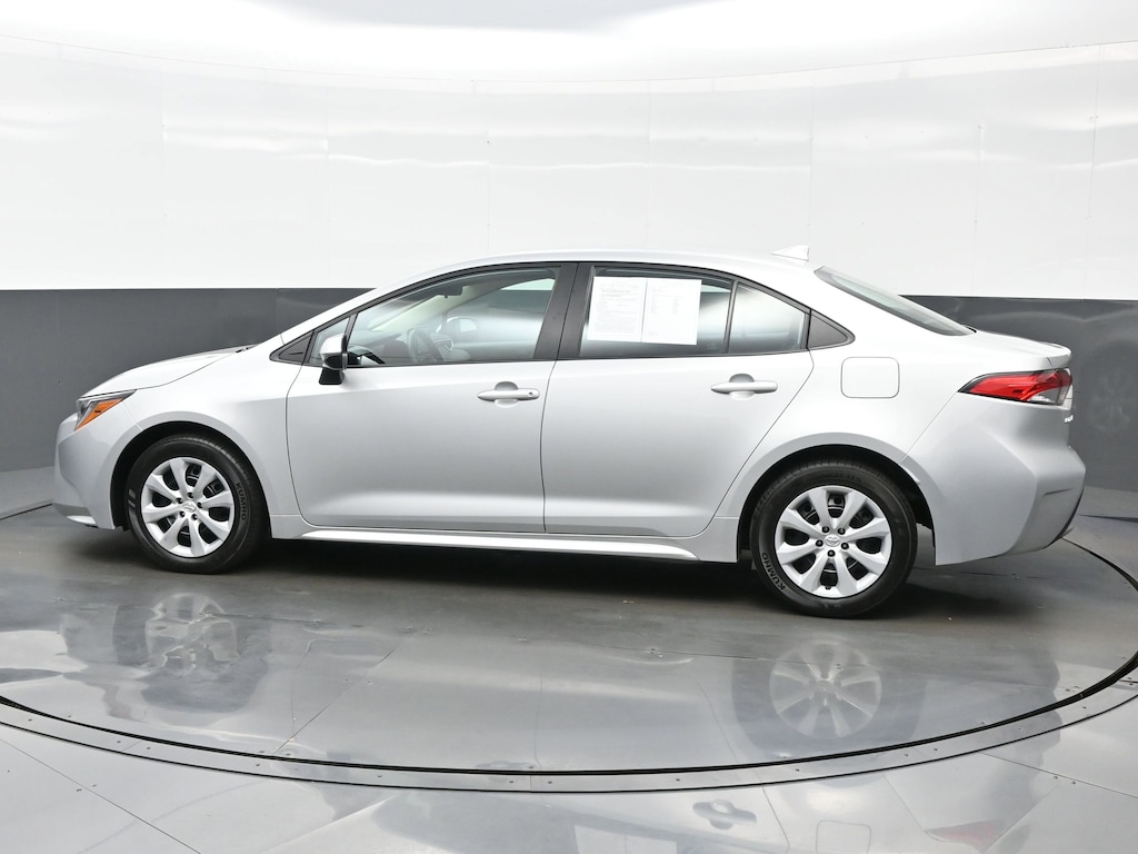 Used 2022 Toyota Corolla LE Sedan