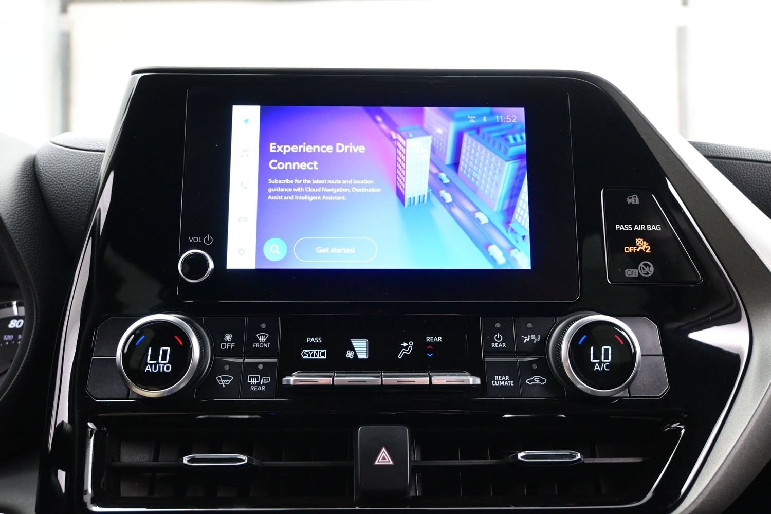 2024 Toyota Highlander LE - Photo 20