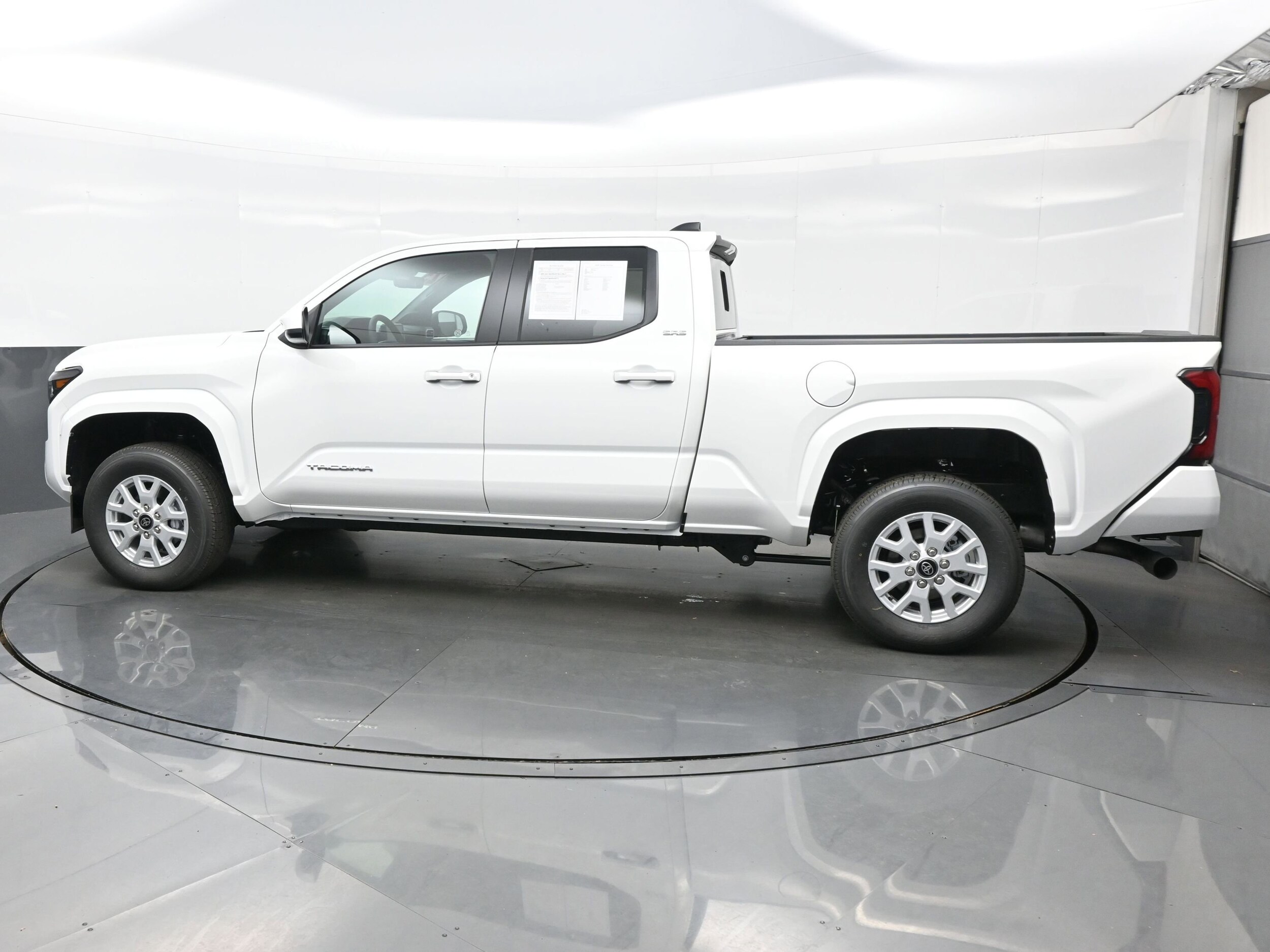 2025 Toyota Tacoma SR5 4x4 Double Cab Long Bed photo 3