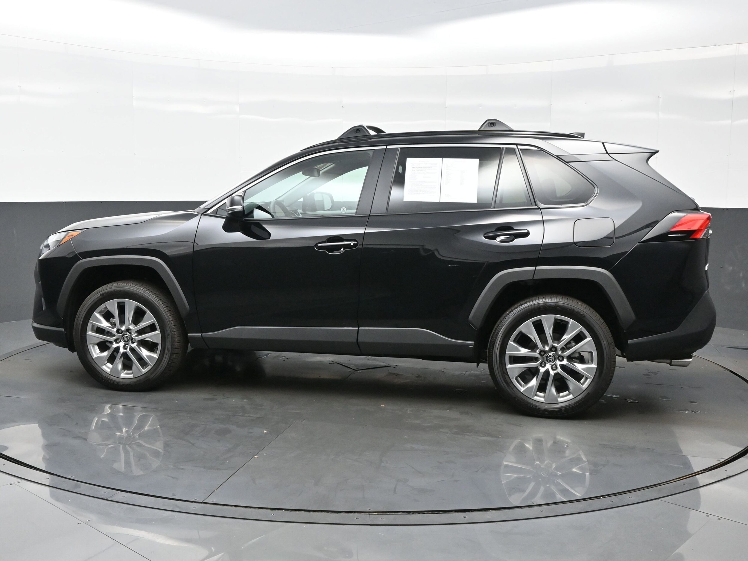 2025 Toyota RAV4 XLE Premium photo 2