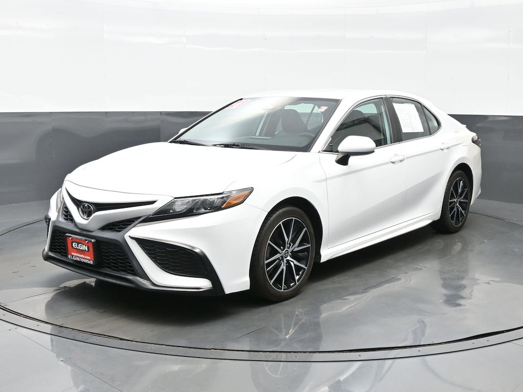 Used 2021 Toyota Camry SE Sedan