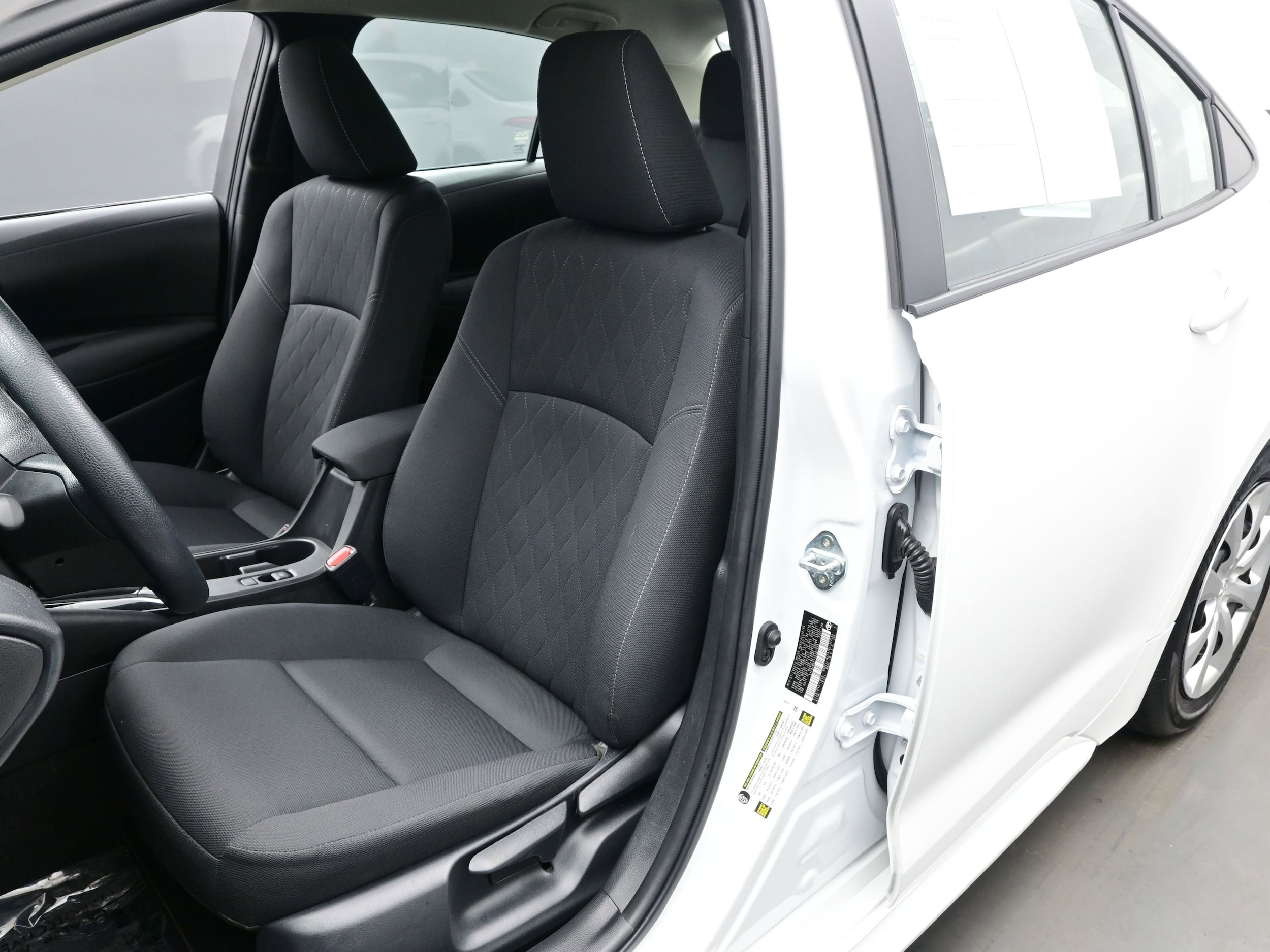 2025 Toyota Corolla LE - Photo 11