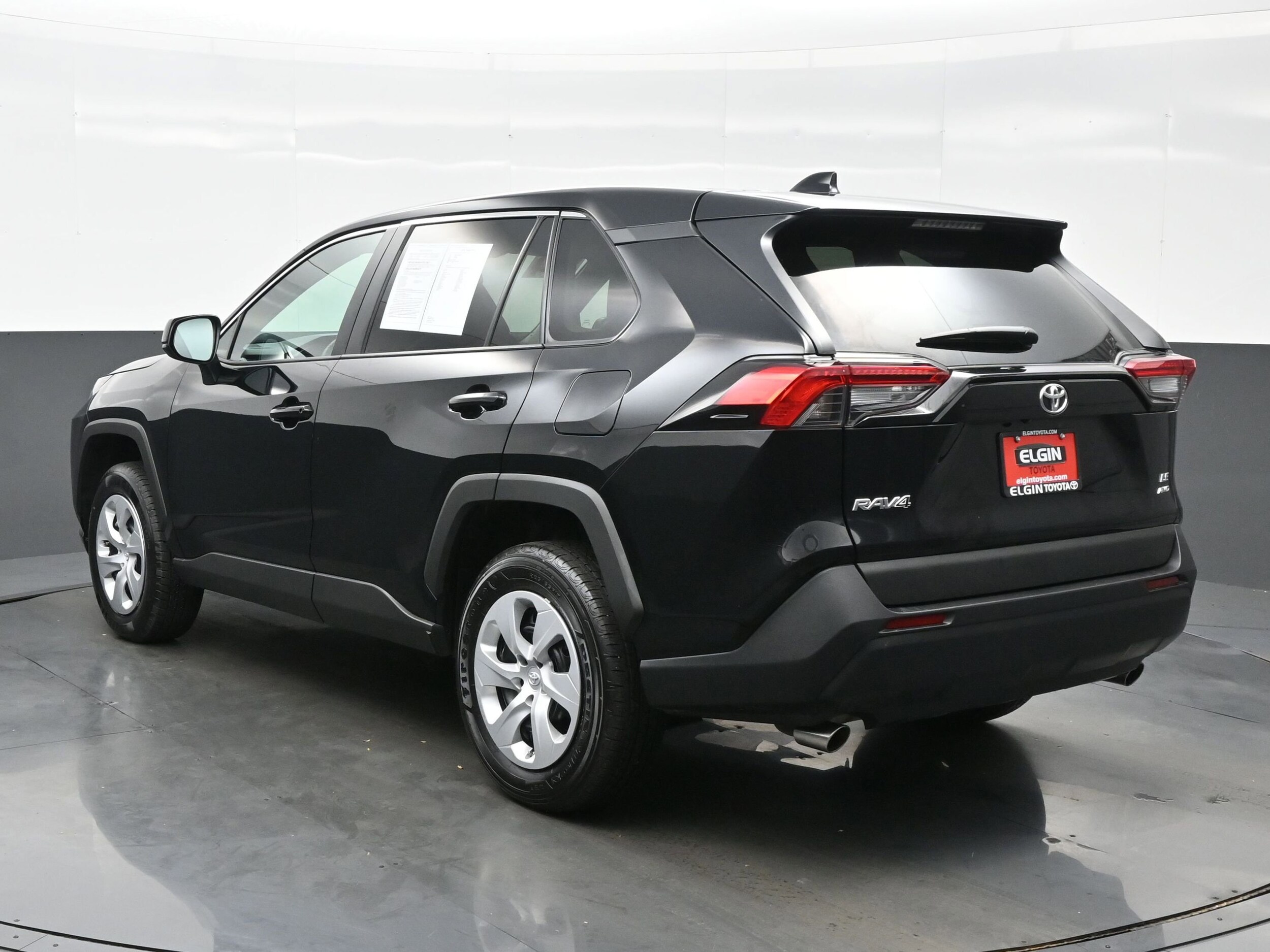 2024 Toyota RAV4 LE photo 4