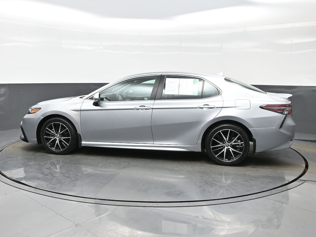Used 2024 Toyota Camry SE Sedan