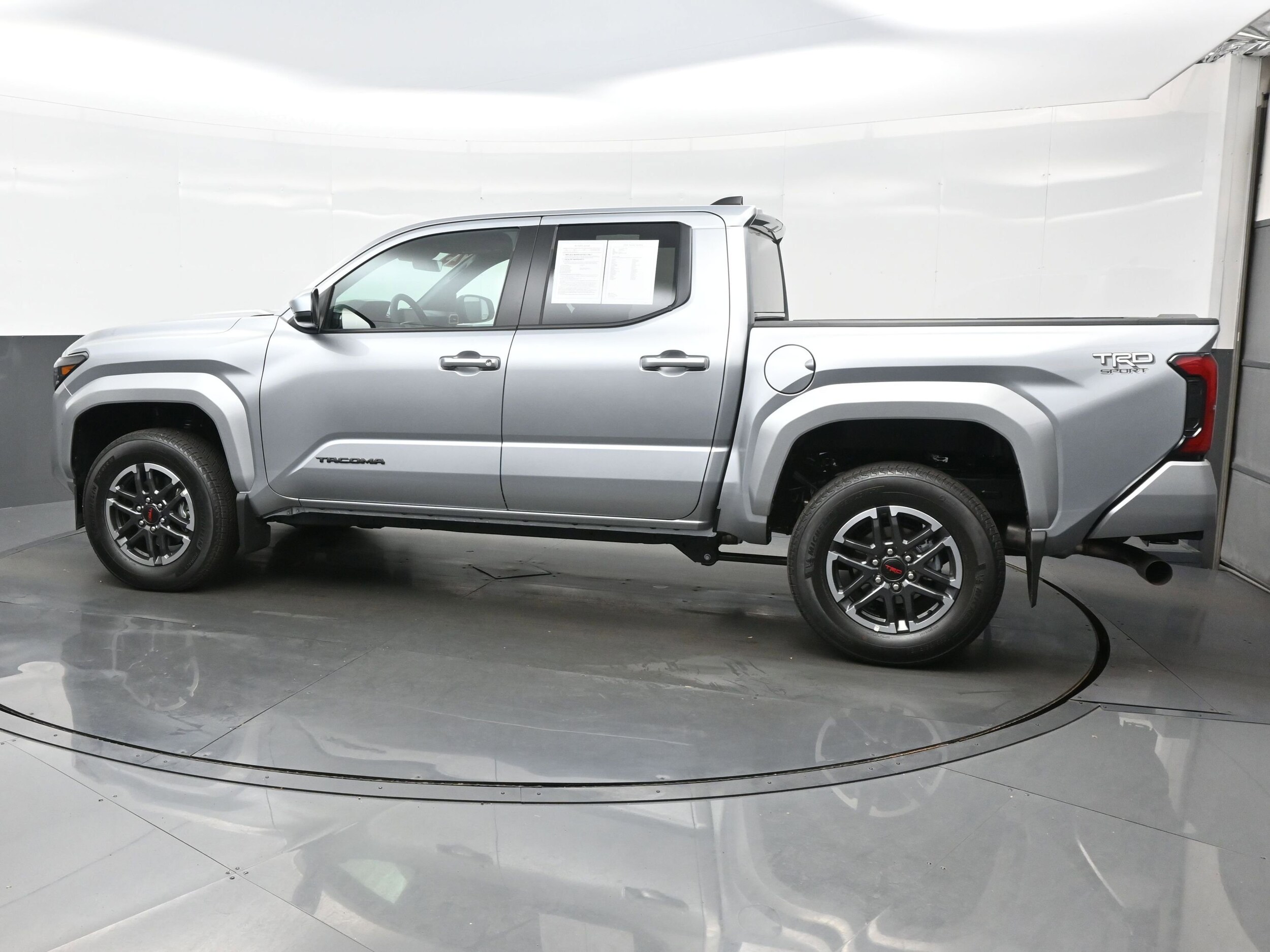 2025 Toyota Tacoma TRD Sport photo 3