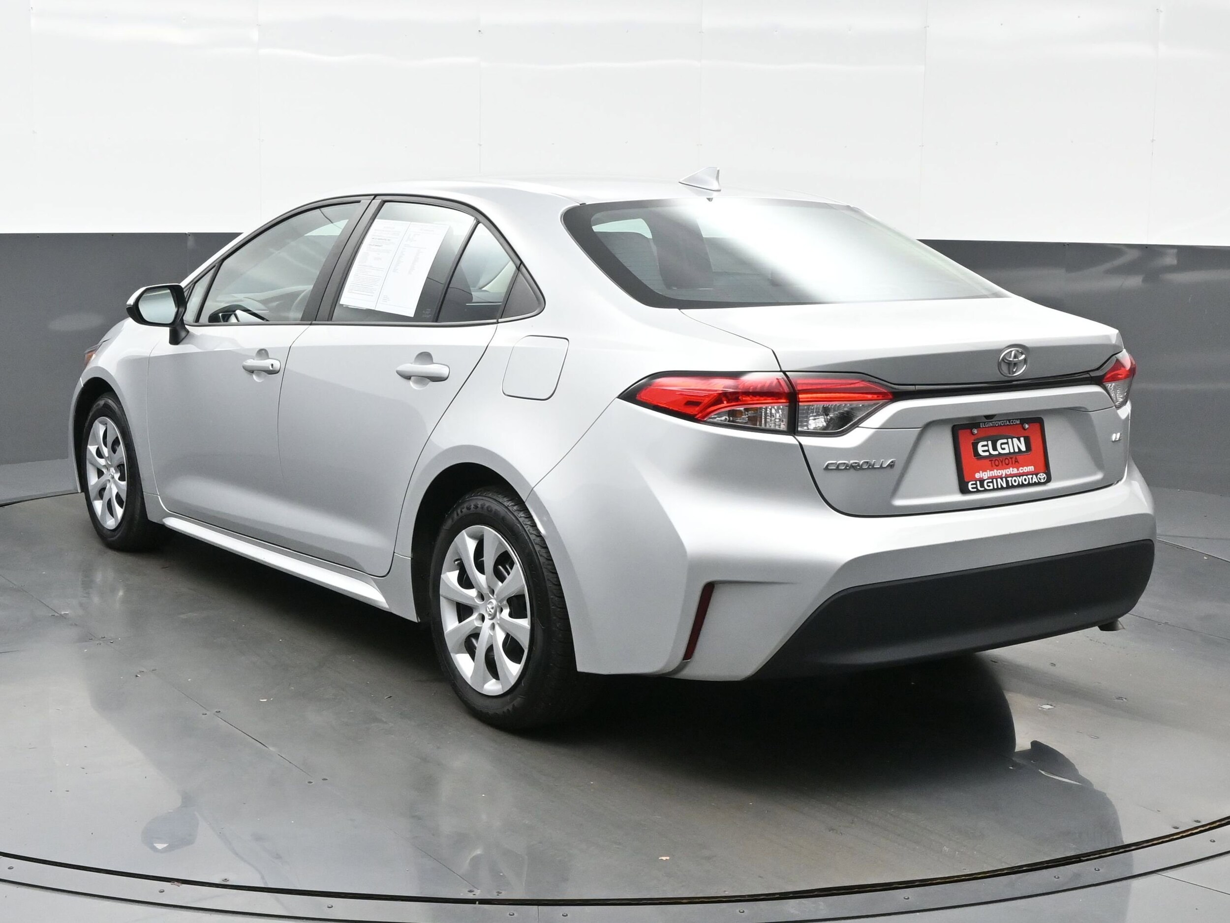 2023 Toyota Corolla LE photo 4