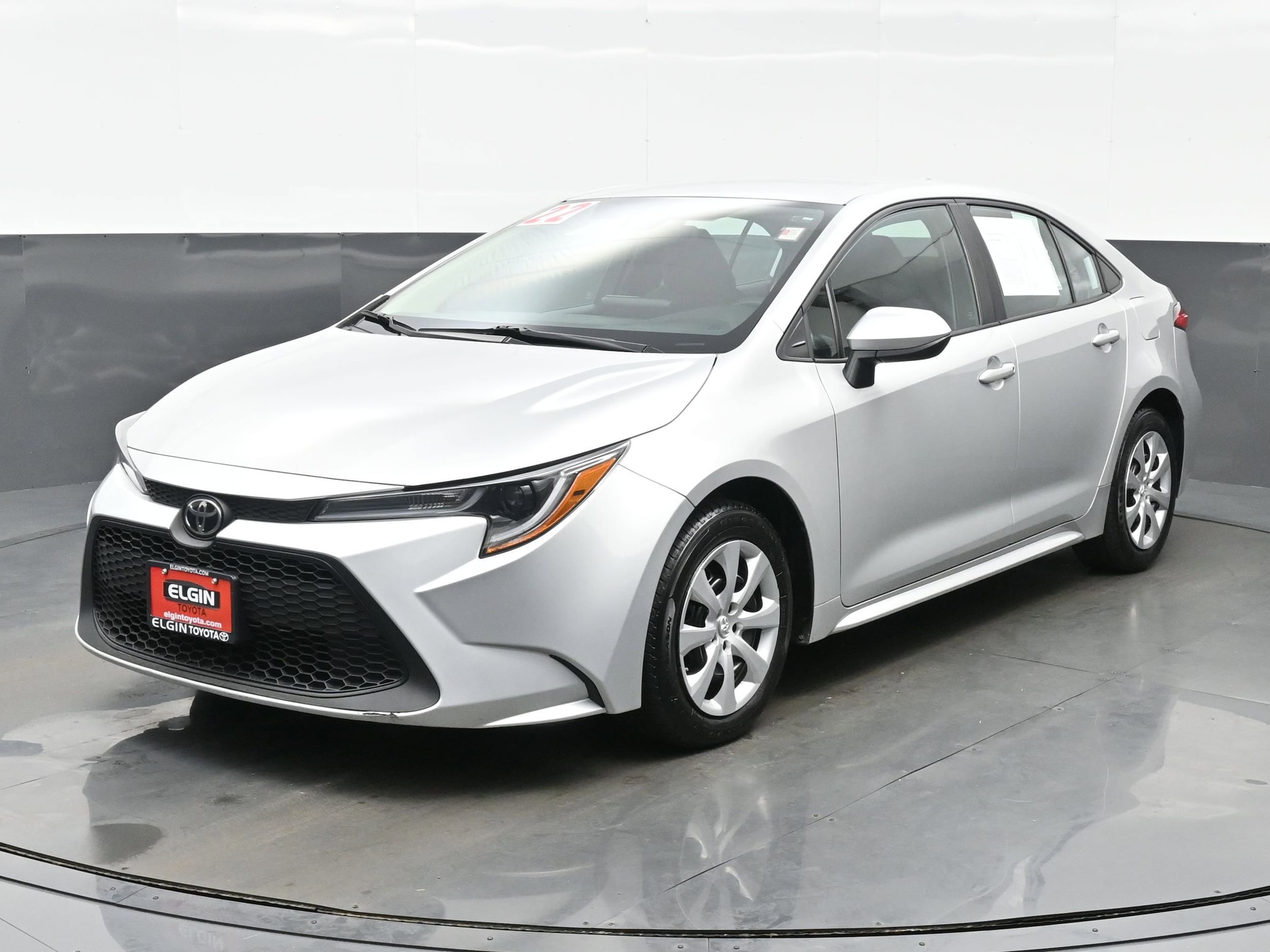 Used 2022 Toyota Corolla LE with VIN 5YFEPMAEXNP360523 for sale in Streamwood, IL