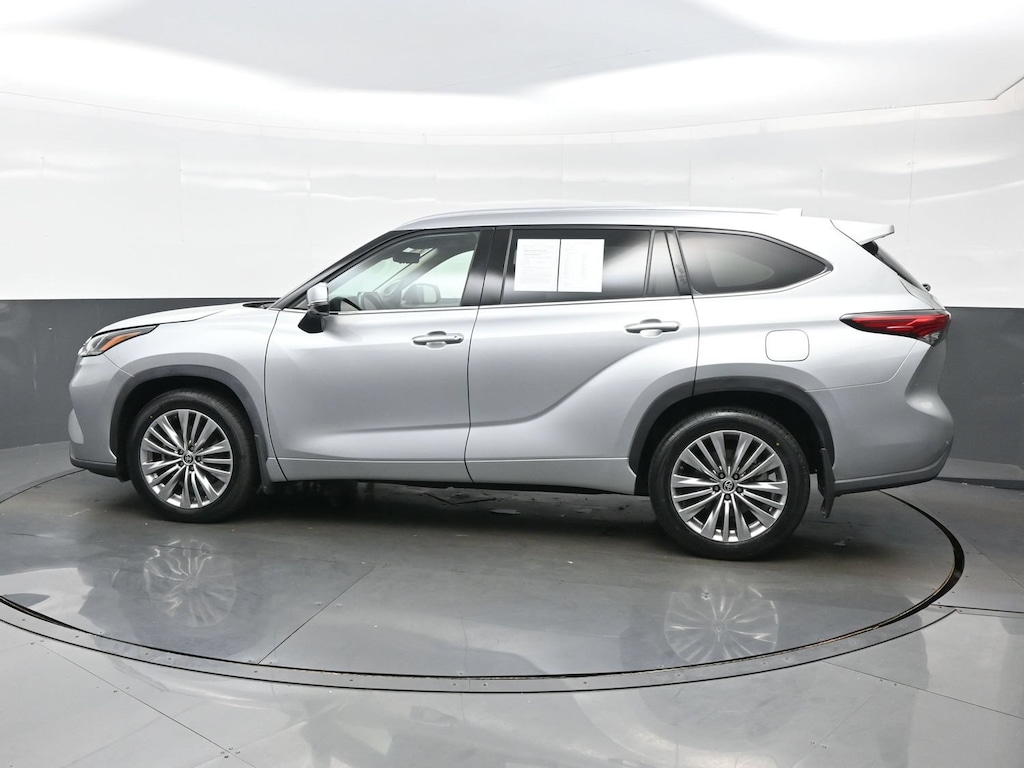 Used 2023 Toyota Highlander Platinum SUV