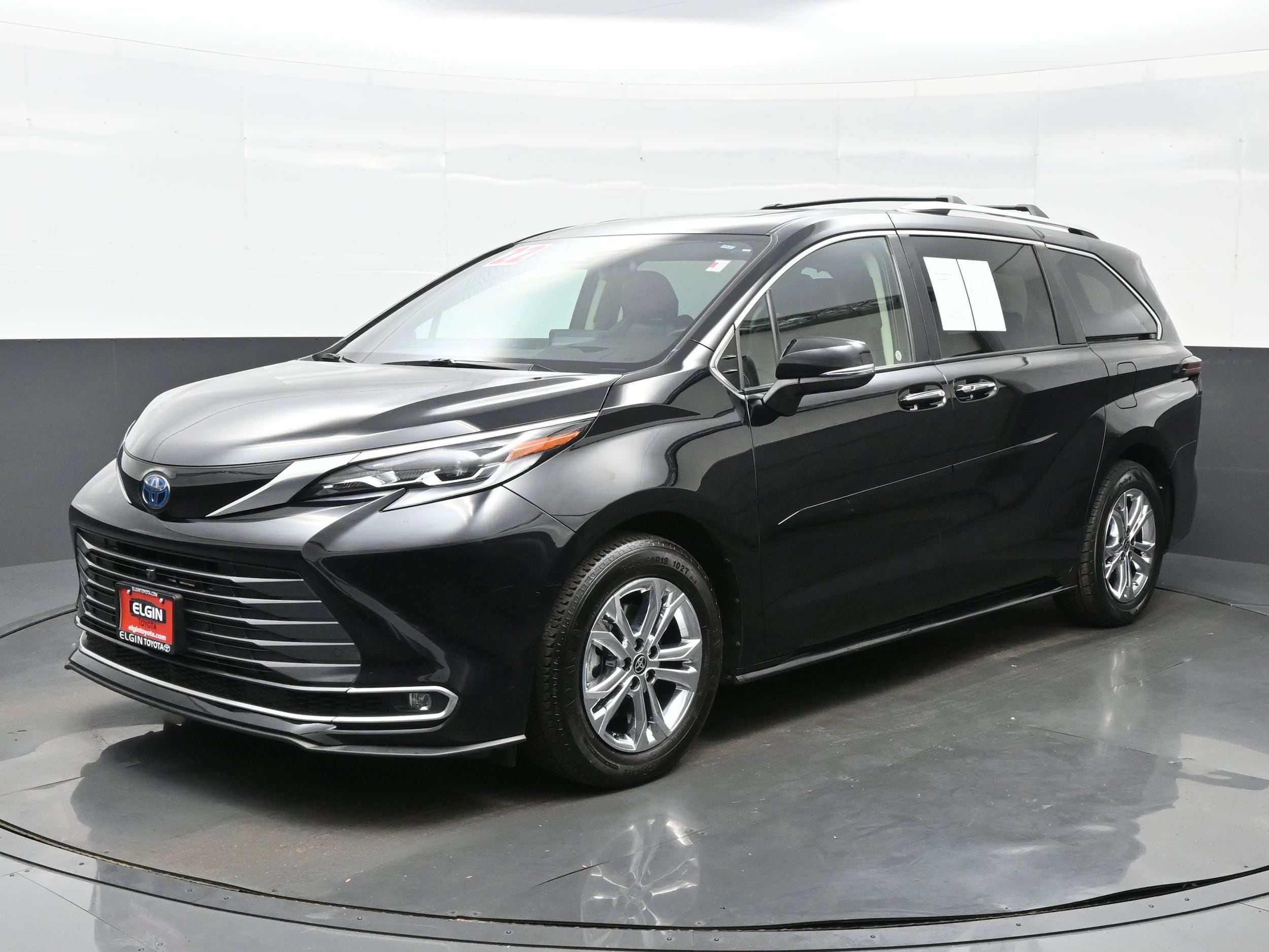 Used 2022 Toyota Sienna Platinum with VIN 5TDESKFC3NS064776 for sale in Streamwood, IL