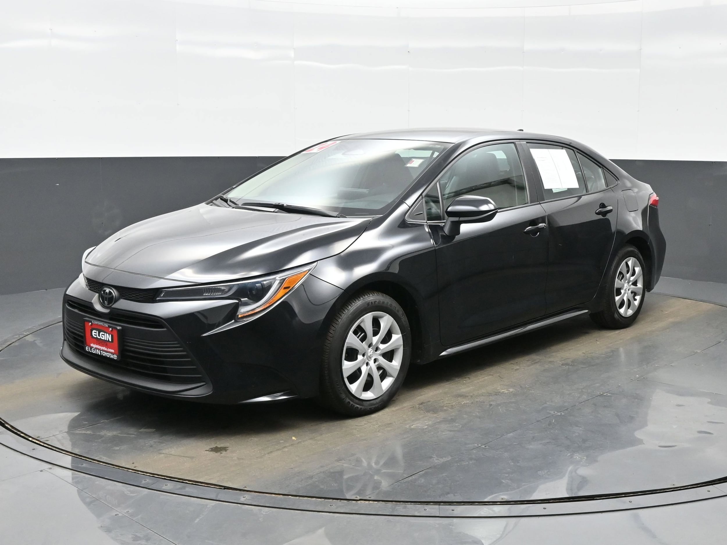 Used 2024 Toyota Corolla LE with VIN 5YFB4MDE6RP130670 for sale in Streamwood, IL
