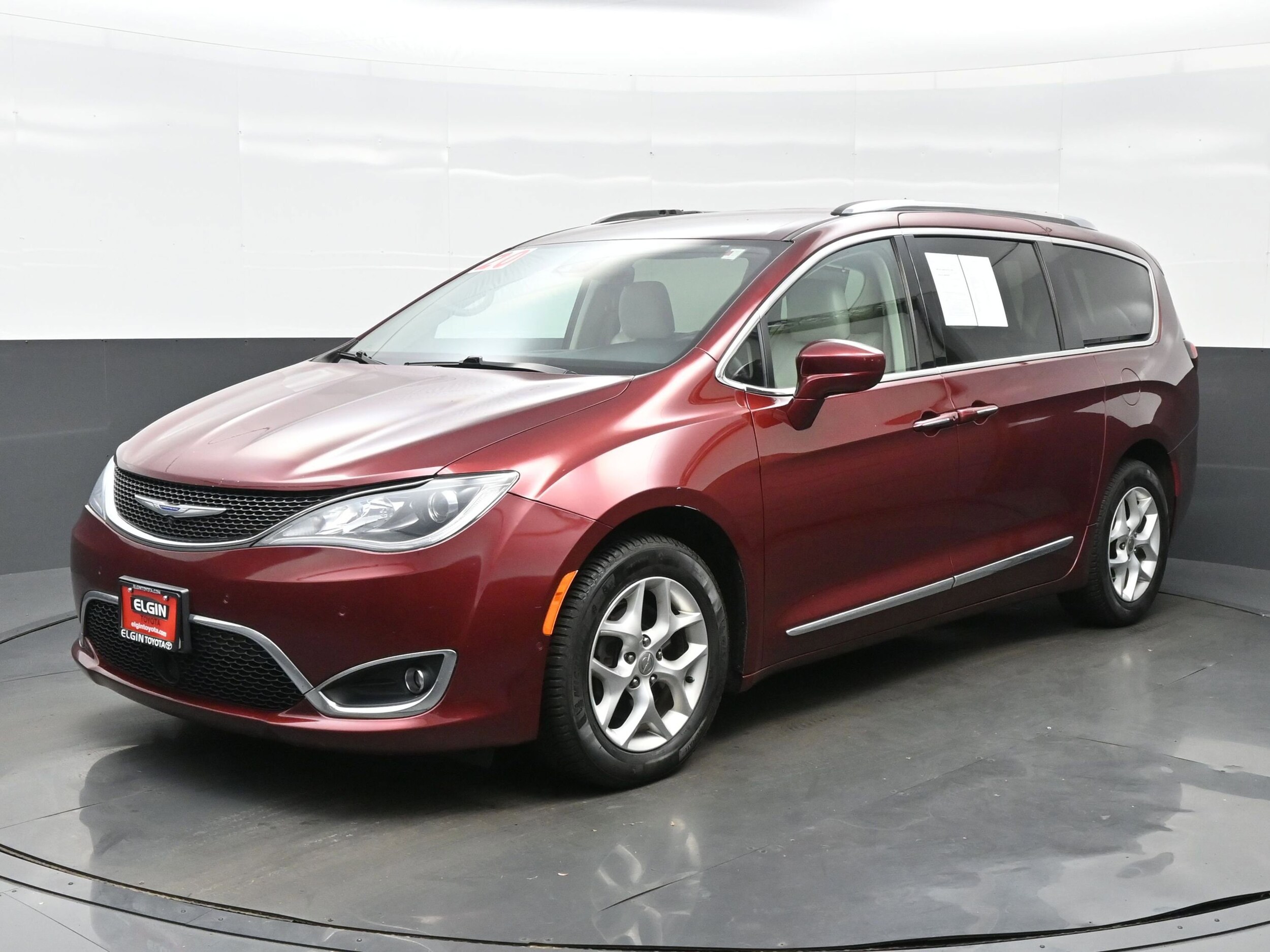 2020 Chrysler Pacifica Touring Plus photo 2