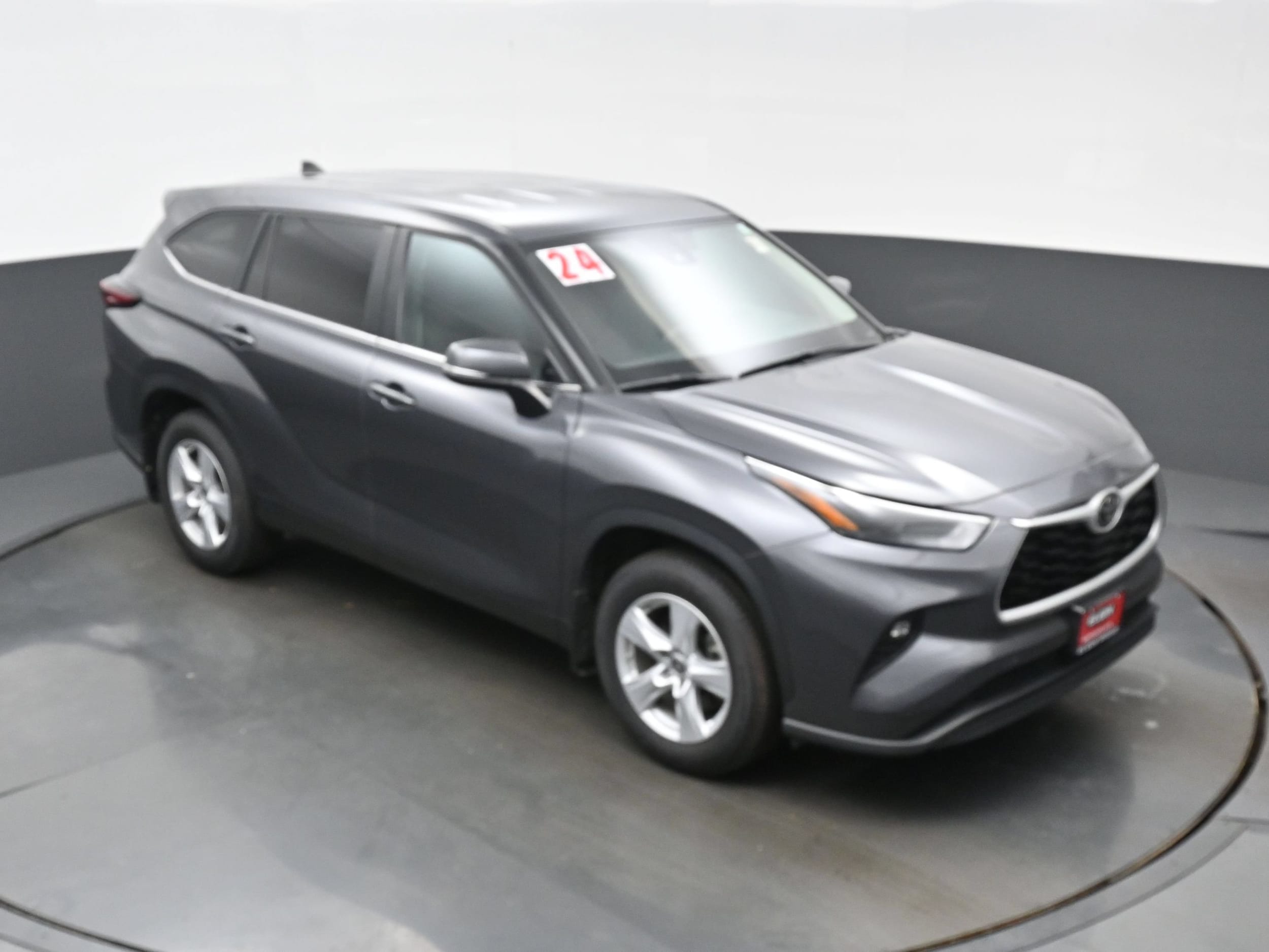 2024 Toyota Highlander LE - Photo 35