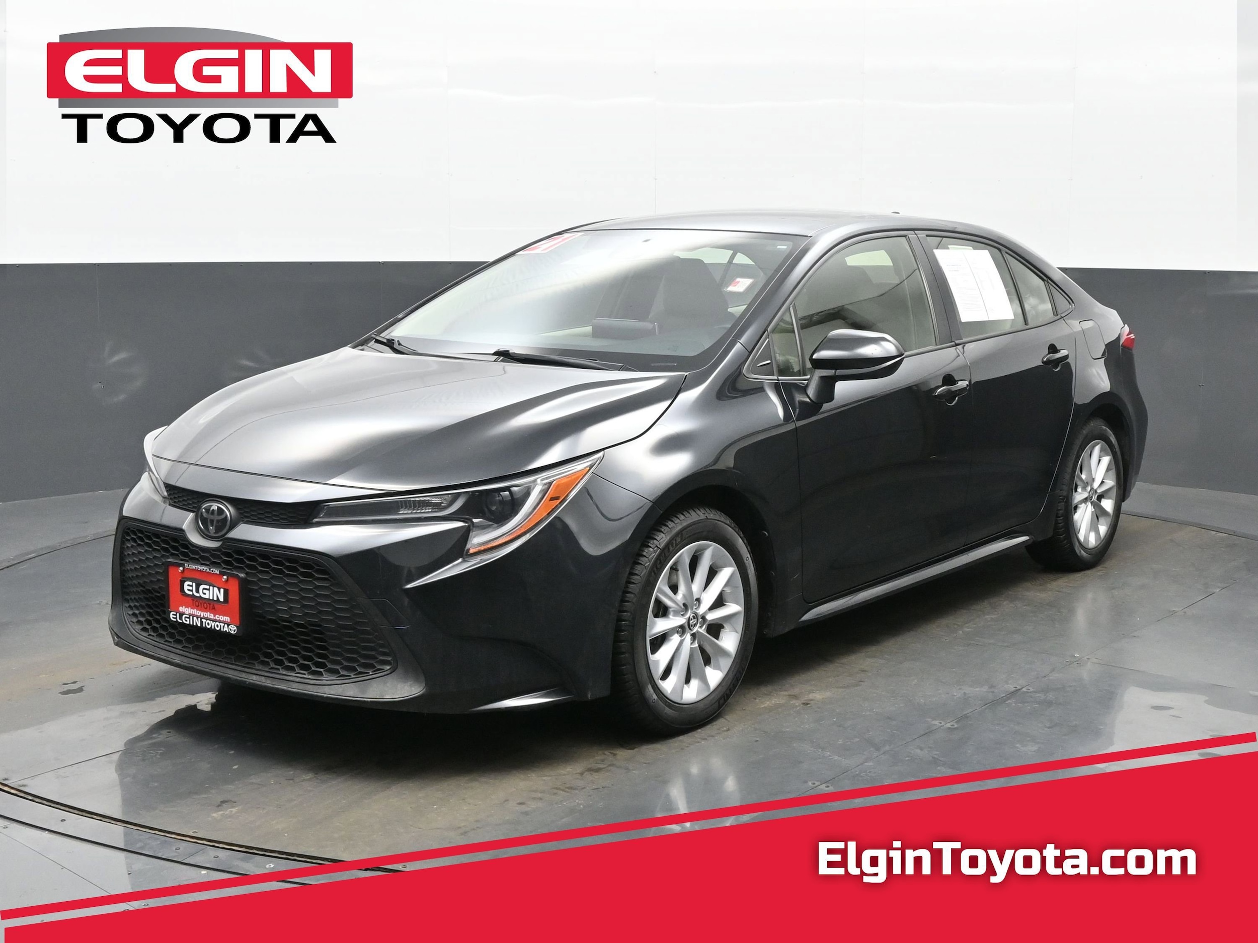 2021 Toyota Corolla LE's photo