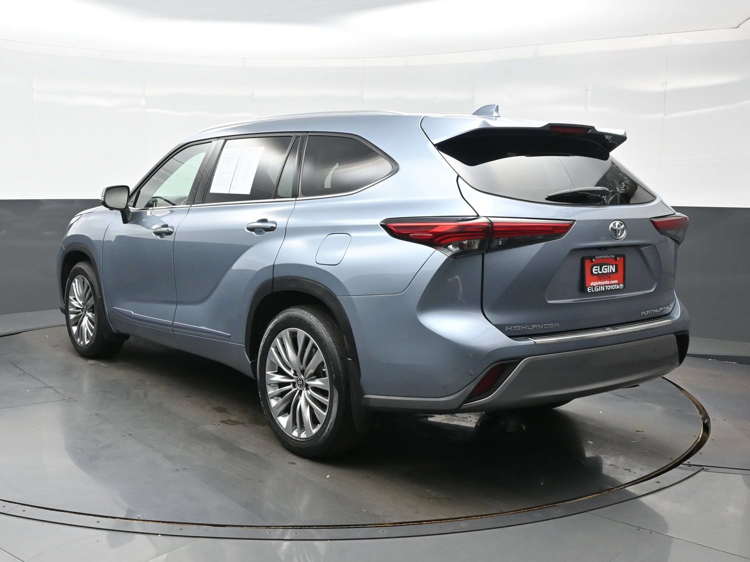 Used 2023 Toyota Highlander Platinum SUV