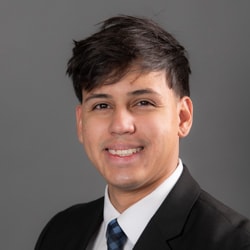 Staff member Isaac Montilla- I speak Spanish from ID_e61a397e6f8d