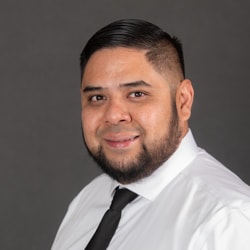 Staff member Roger Vargas from ID_e61a397e6f8d