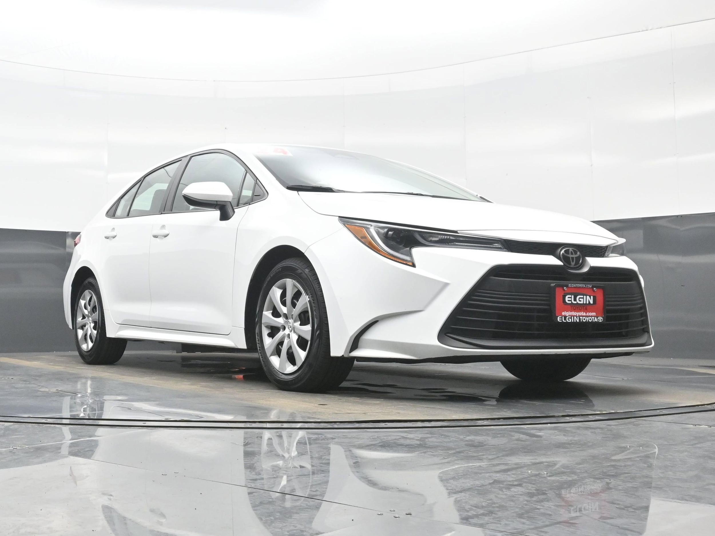 2024 Toyota Corolla LE - Photo 24