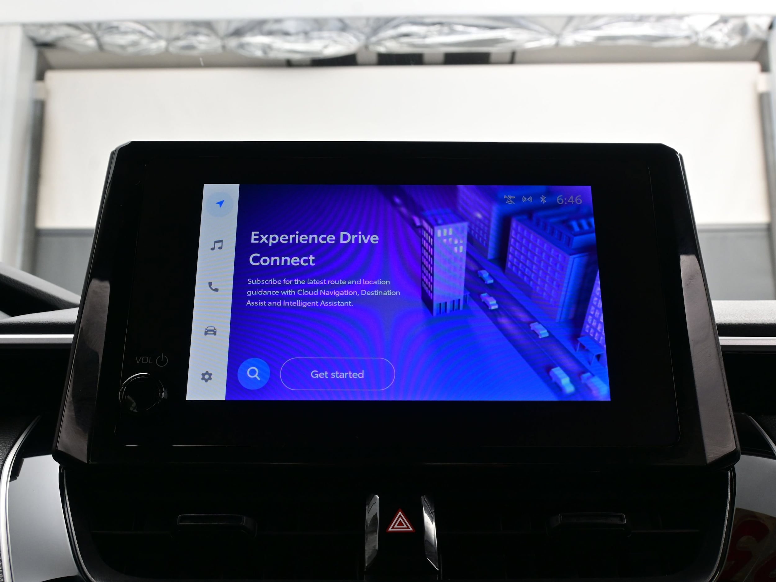 2025 Toyota Corolla LE - Photo 18