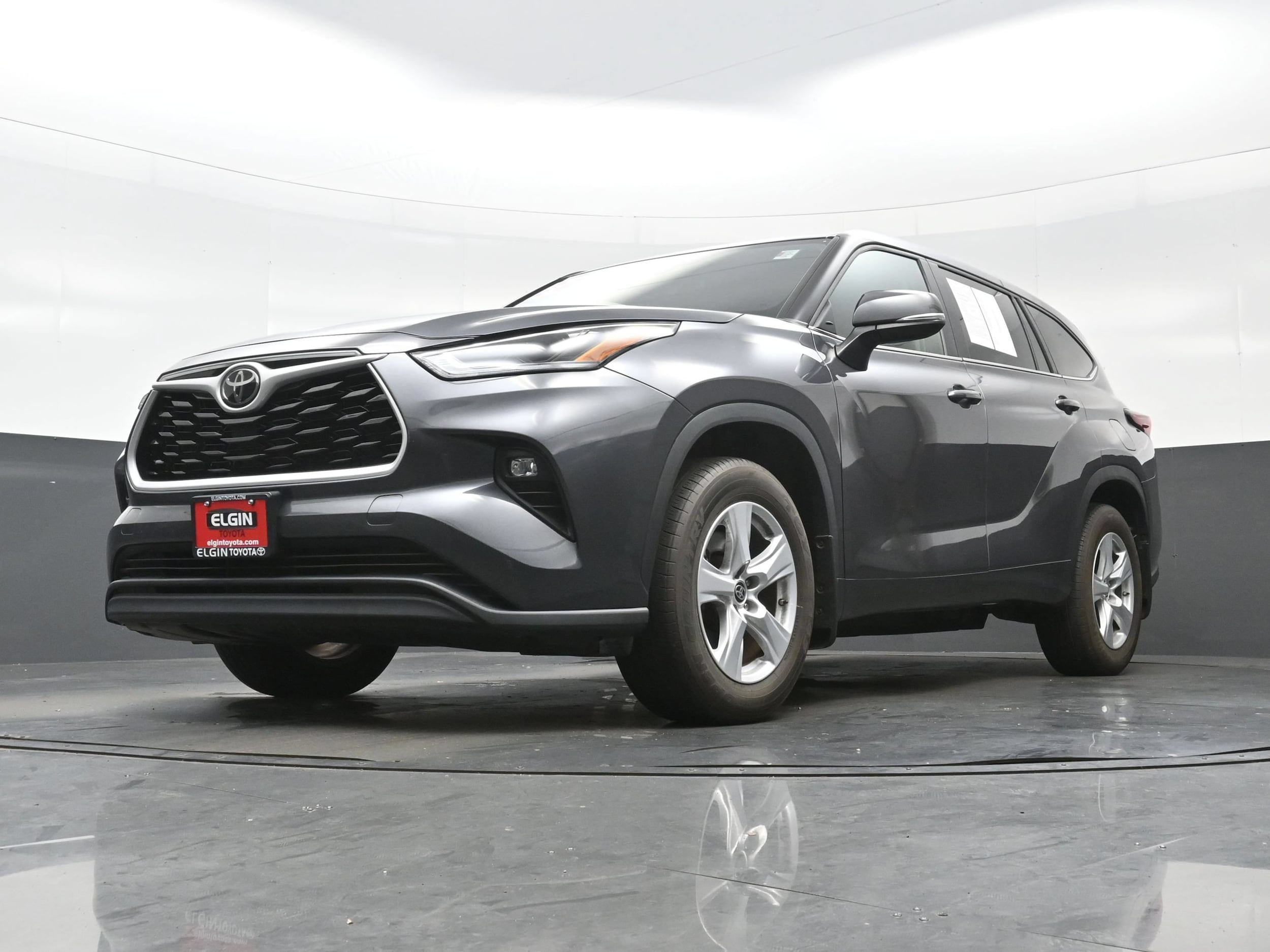 2024 Toyota Highlander LE - Photo 29