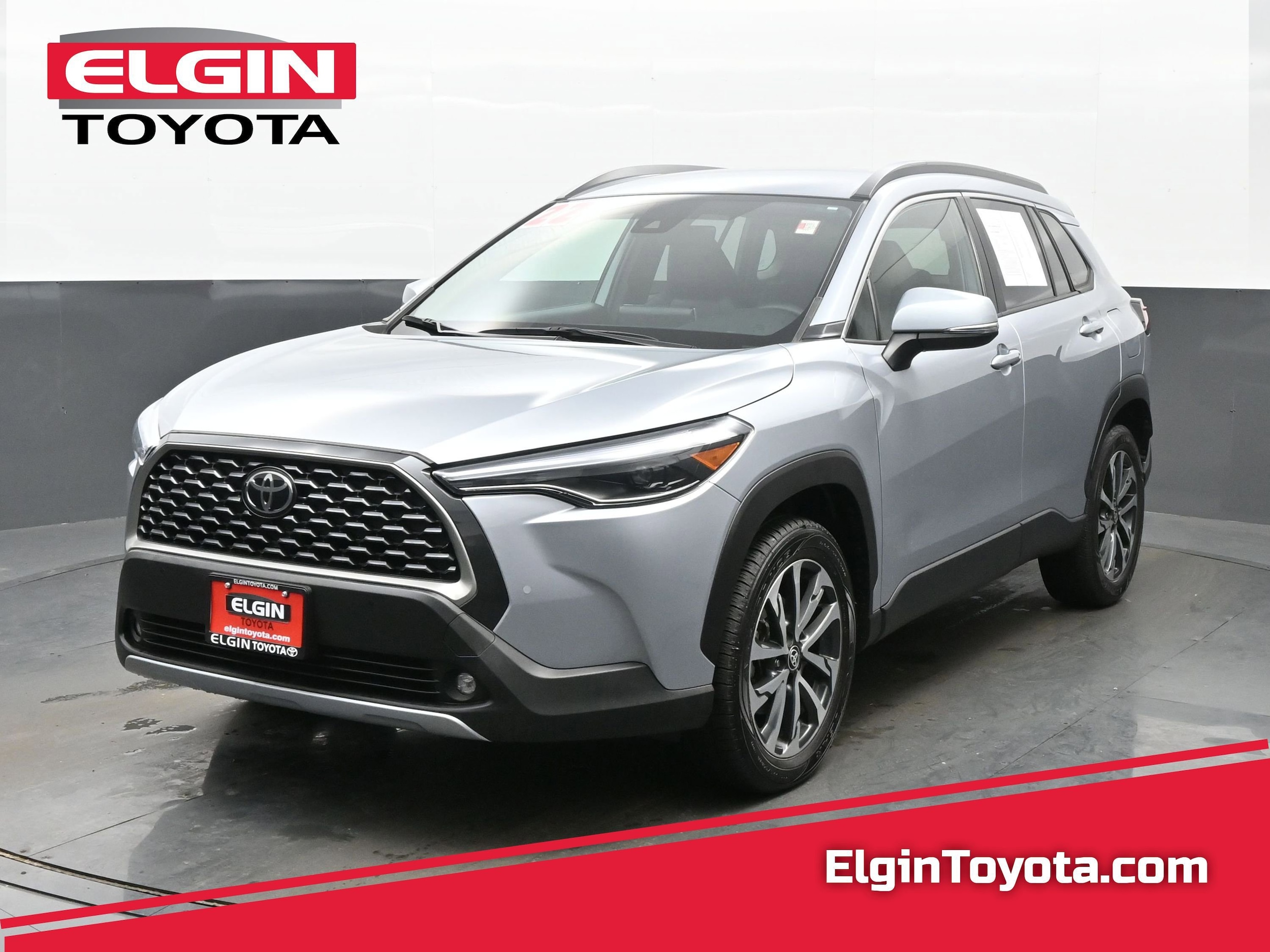 2022 Toyota Corolla Cross XLE's photo