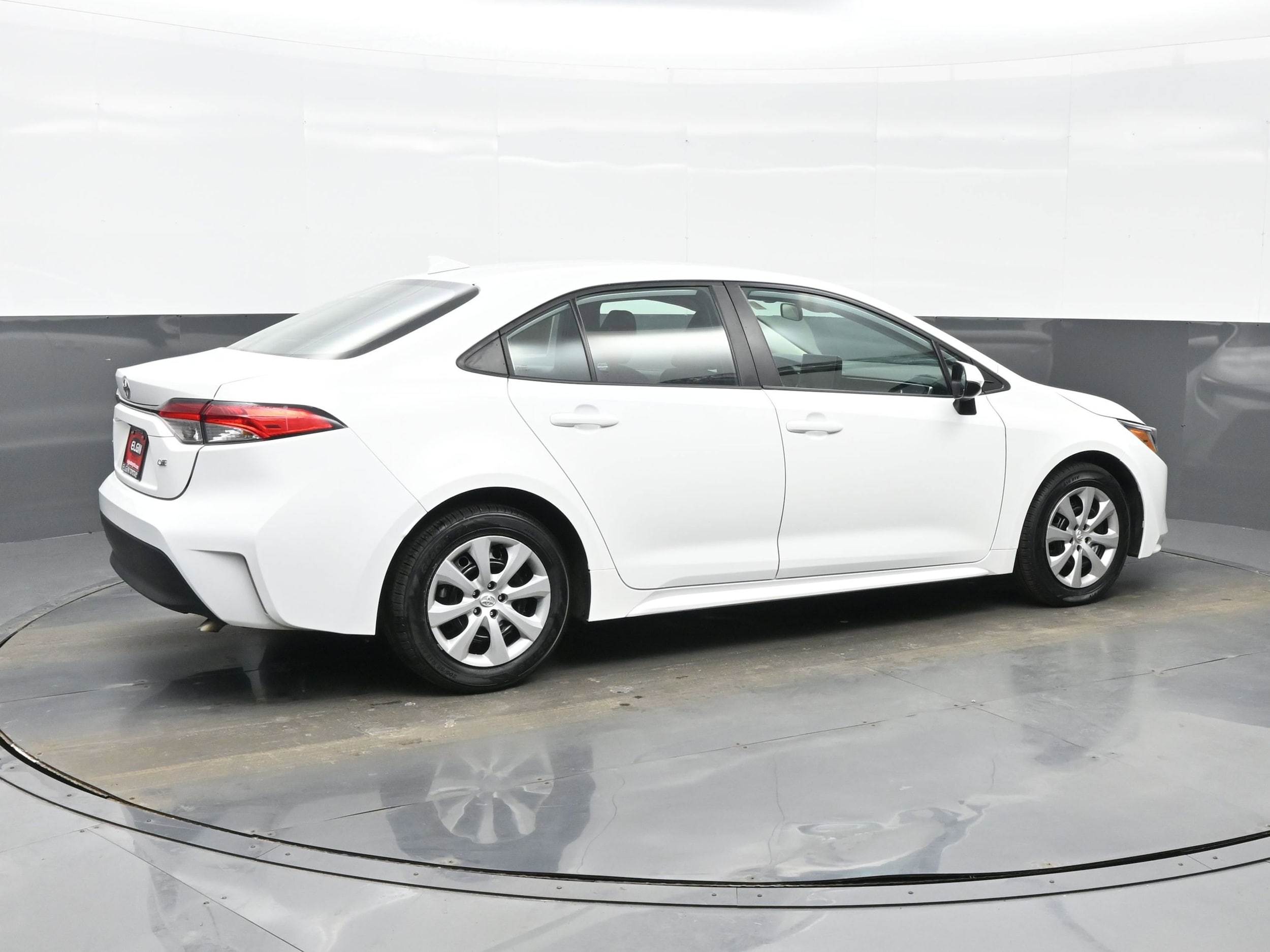 2024 Toyota Corolla LE - Photo 6