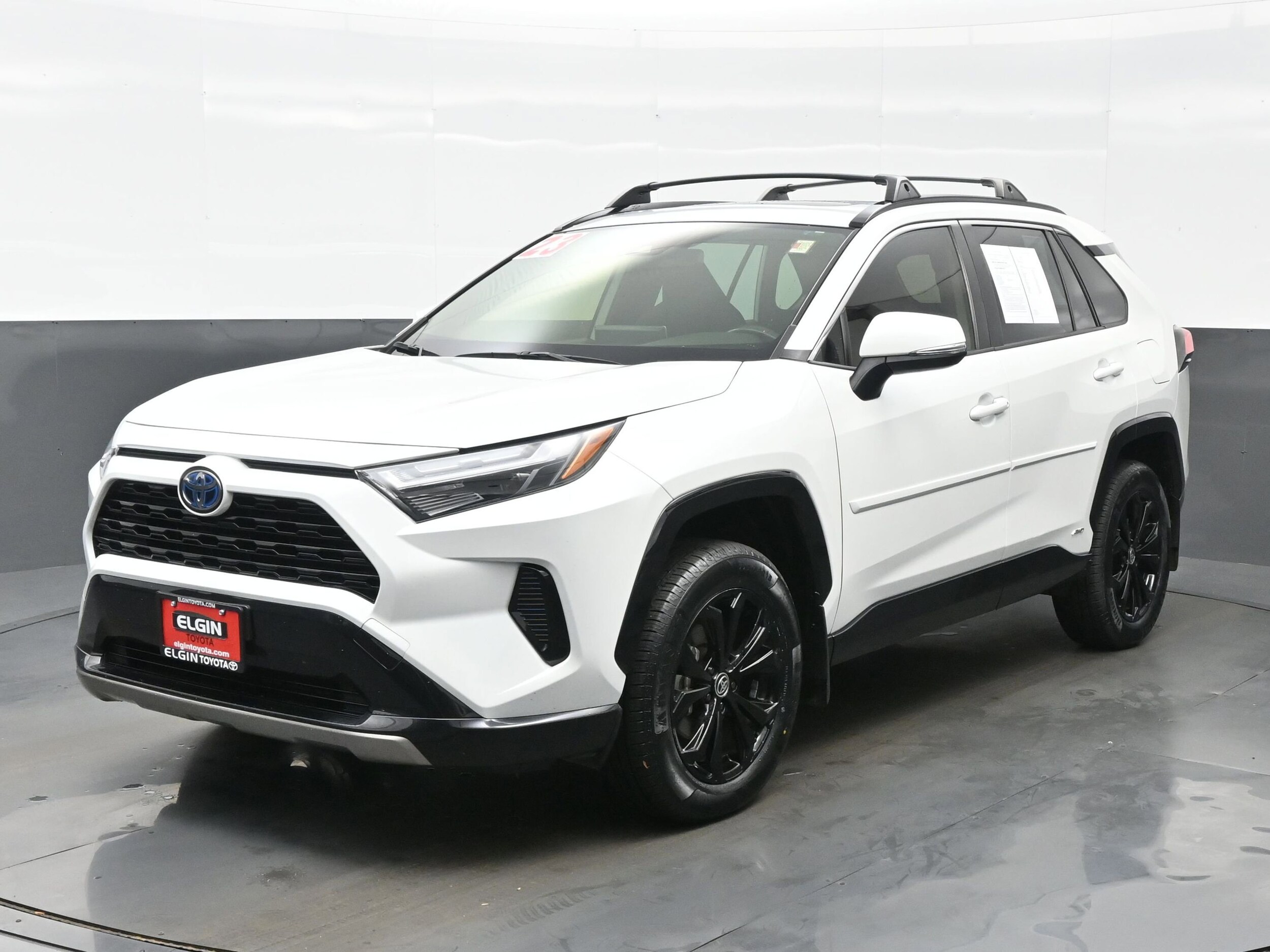 2023 Toyota RAV4 Hybrid SE photo 2