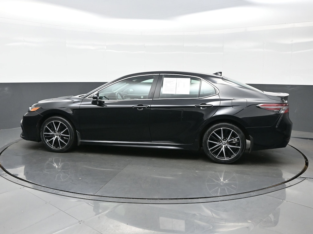 Used 2023 Toyota Camry SE Sedan