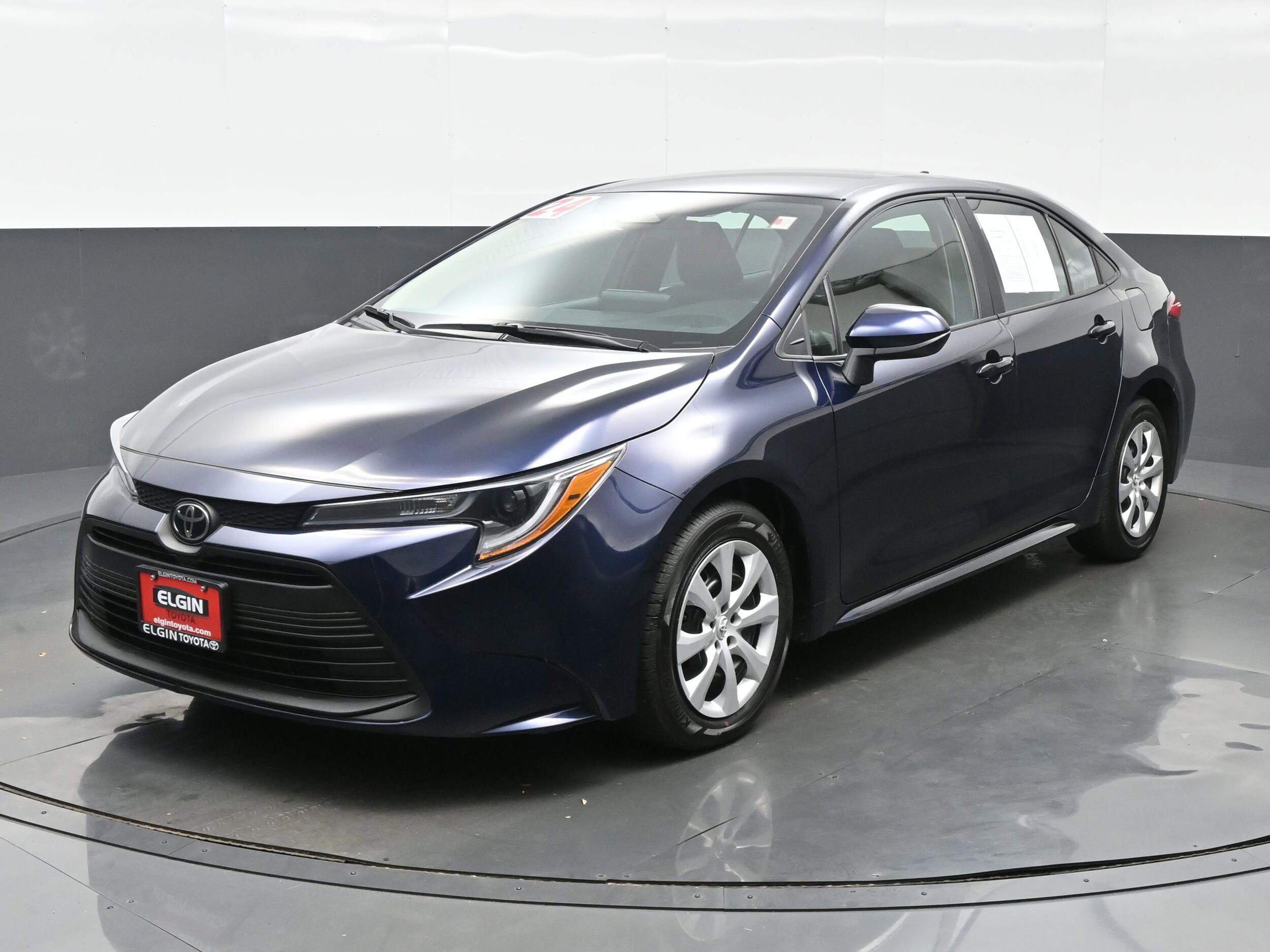 2024 Toyota Corolla LE photo 2