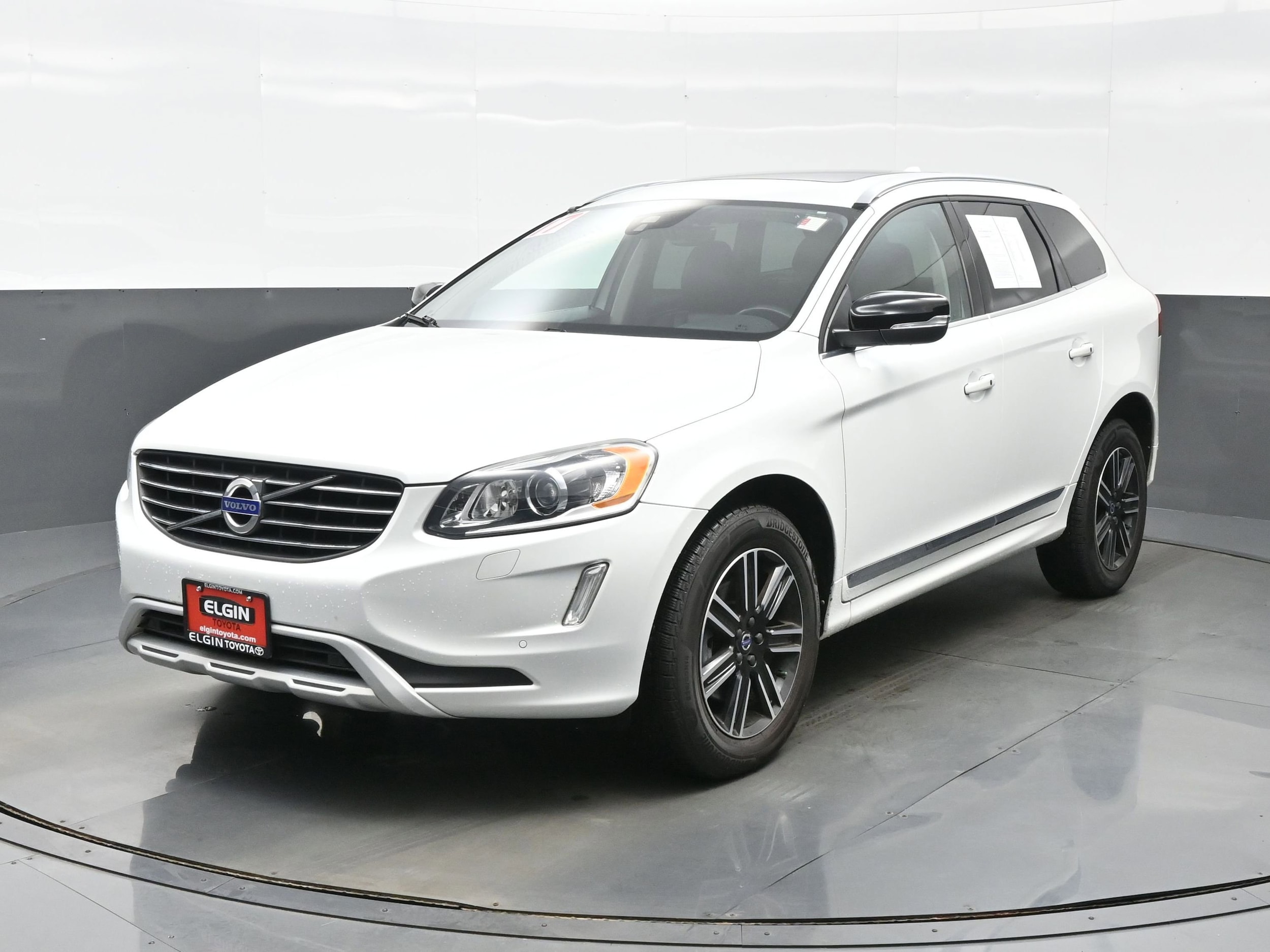 Used 2017 Volvo XC60 T5 Dynamic with VIN YV440MRR7H2039241 for sale in Streamwood, IL