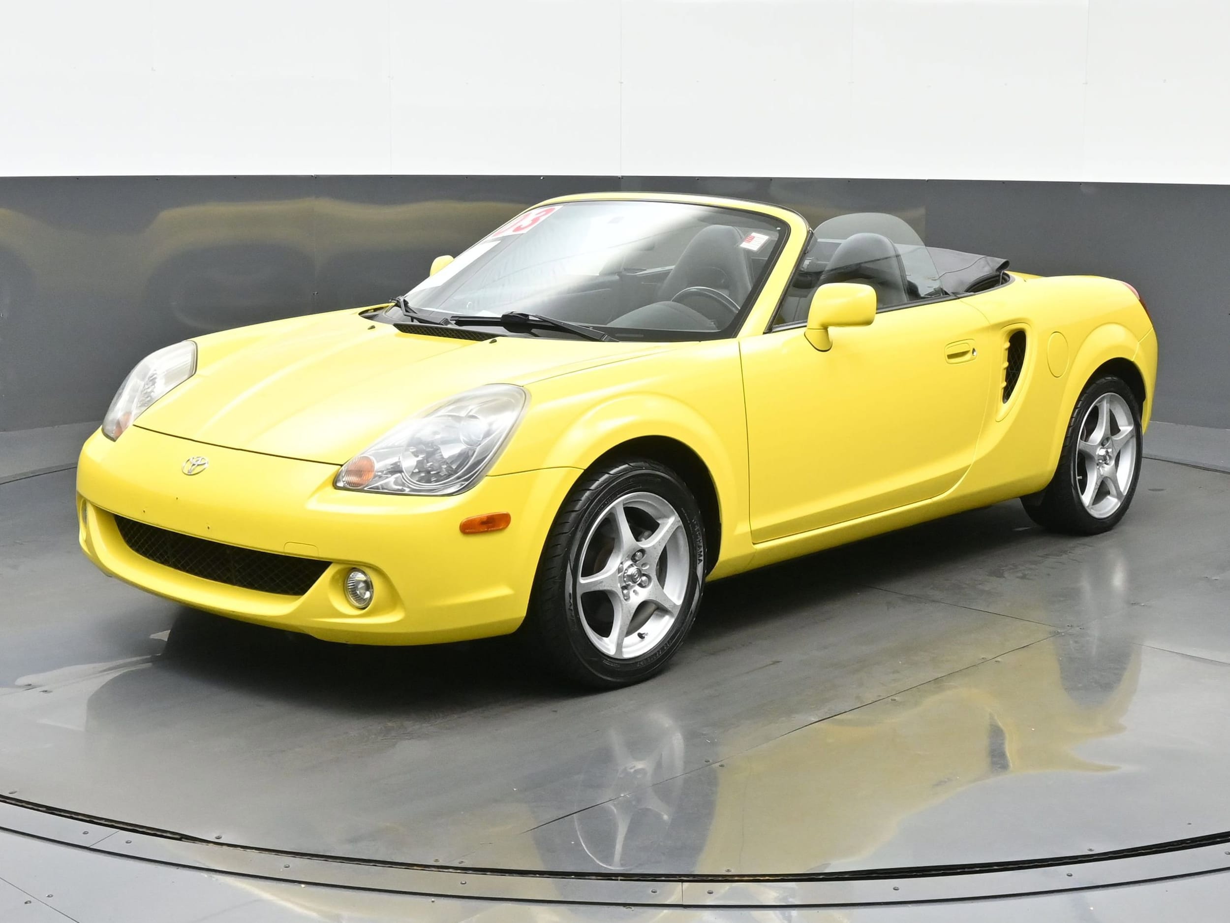 Used 2003 Toyota MR2 Spyder Base with VIN JTDFR320130060632 for sale in Streamwood, IL