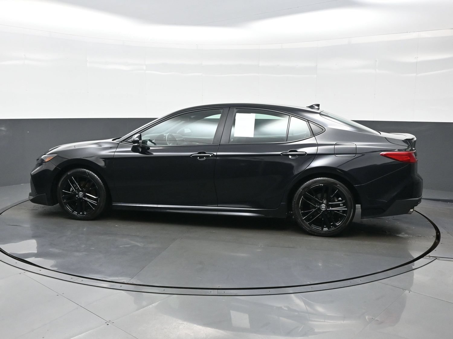 Used 2025 Toyota Camry SE Sedan