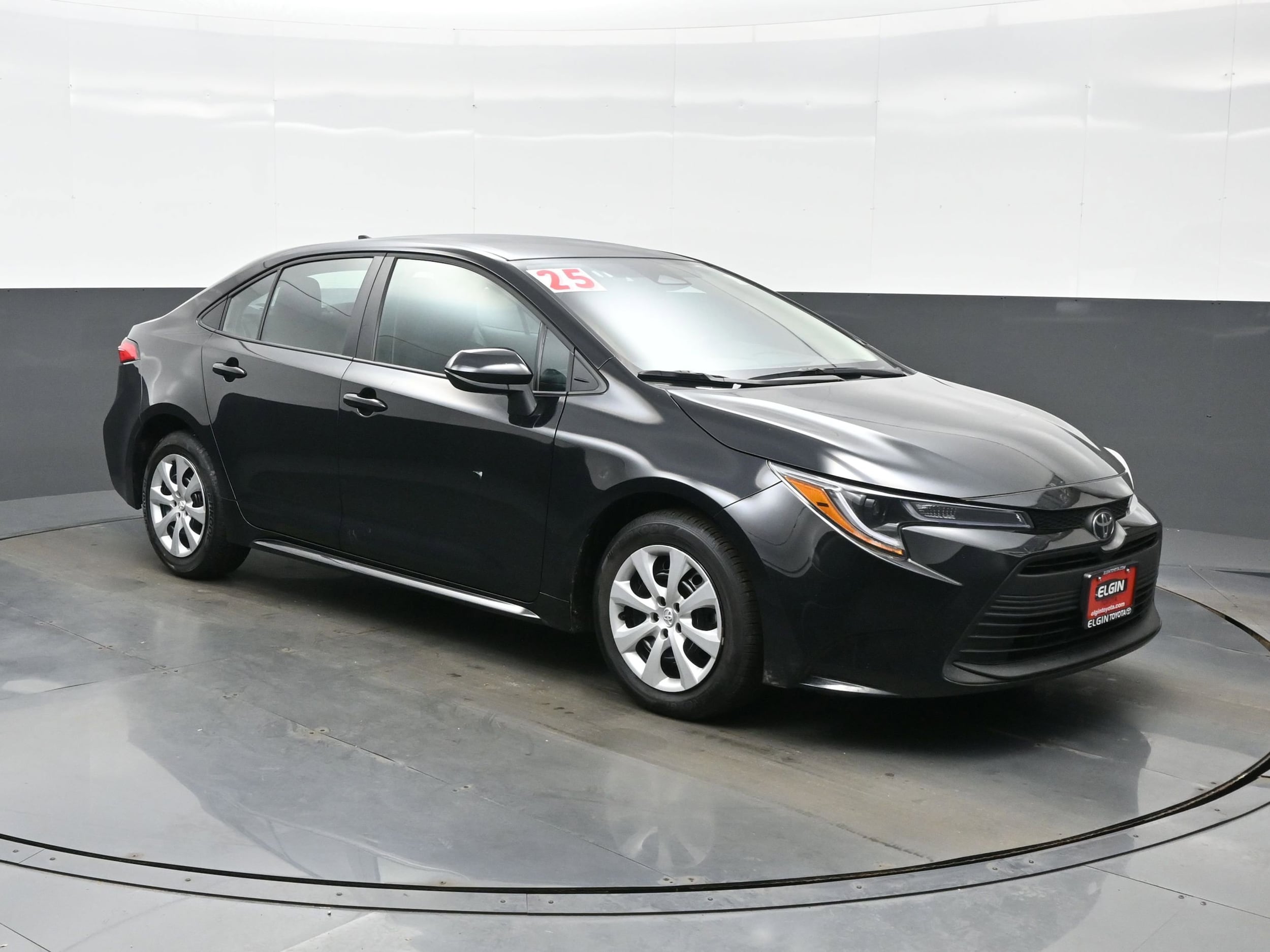 2025 Toyota Corolla LE - Photo 8