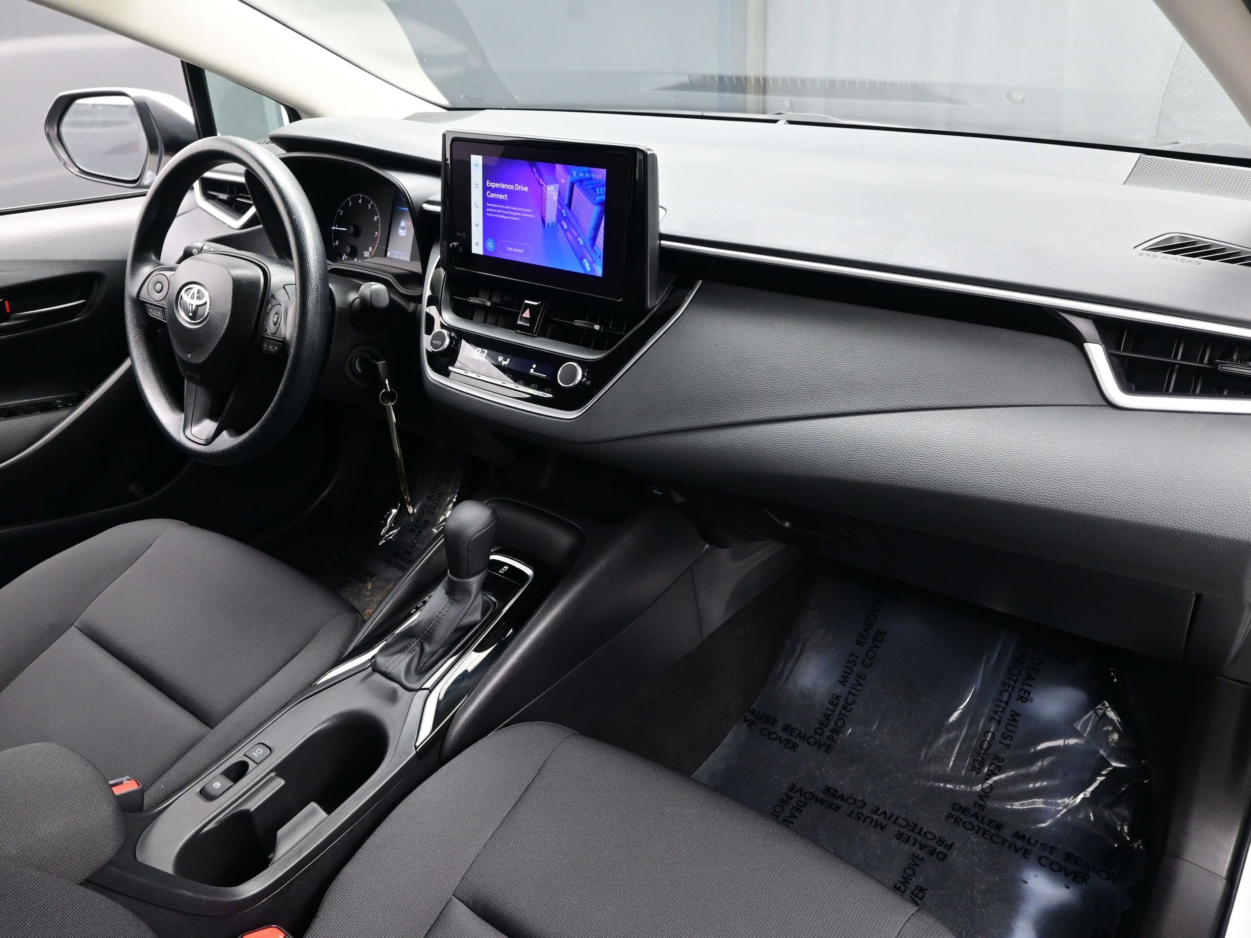 2025 Toyota Corolla LE - Photo 14