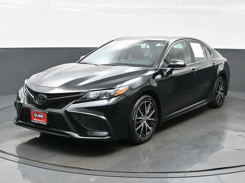 Used 2023 Toyota Camry SE Sedan